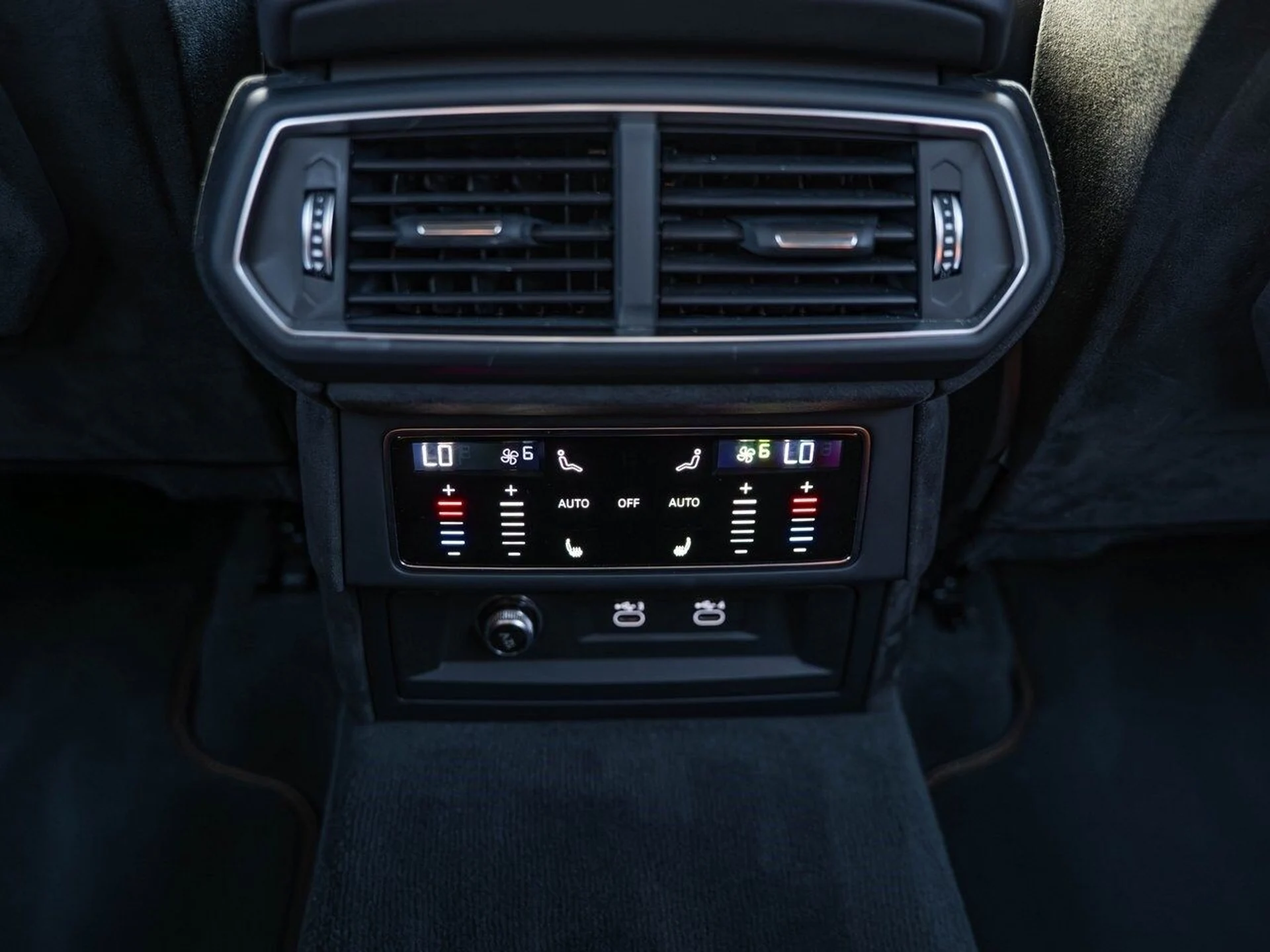 mph032_2746876695_87cc302ef6ffe1423bb36dbcb13bb619x_8cf8293479