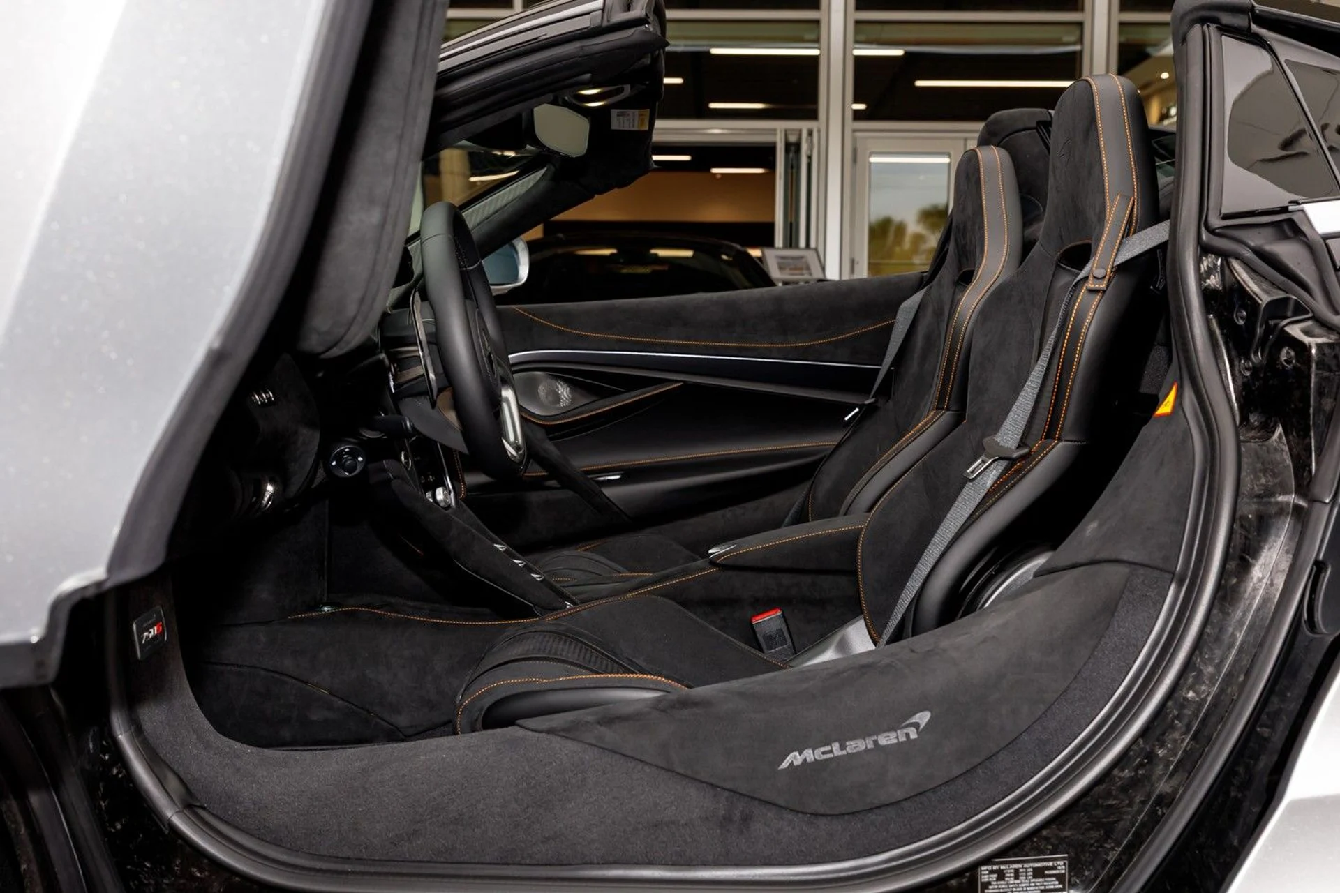 mph032_2750423605_629_p33_l_3d0304418c