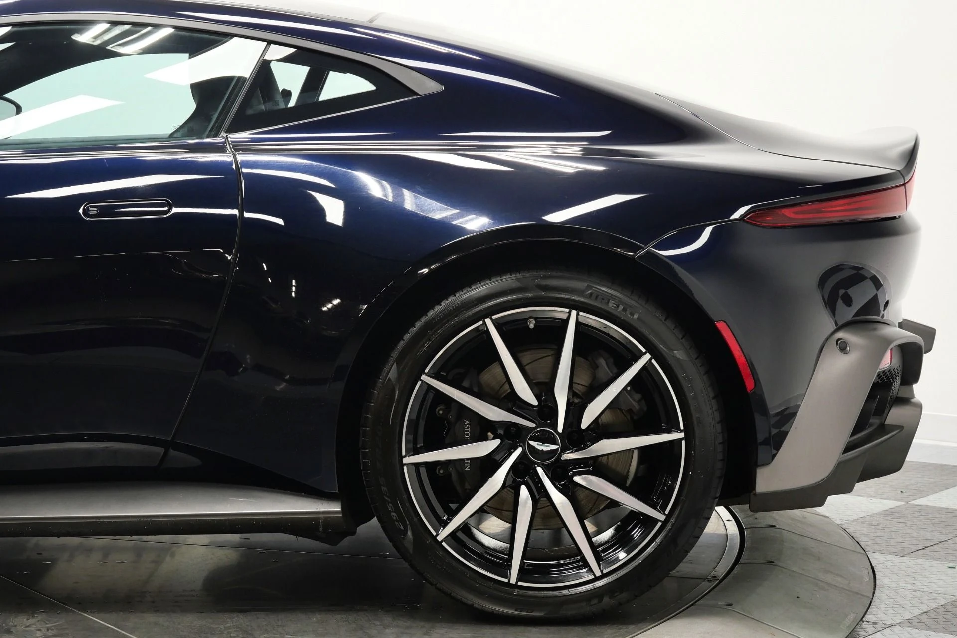 mph032_2752095704_Used_2020_Aston_Martin_Vantage_Twin_Turbo_V8_Comfort_Collection_Beautiful_Inside_and_Out_1769203114_ce929af0f1