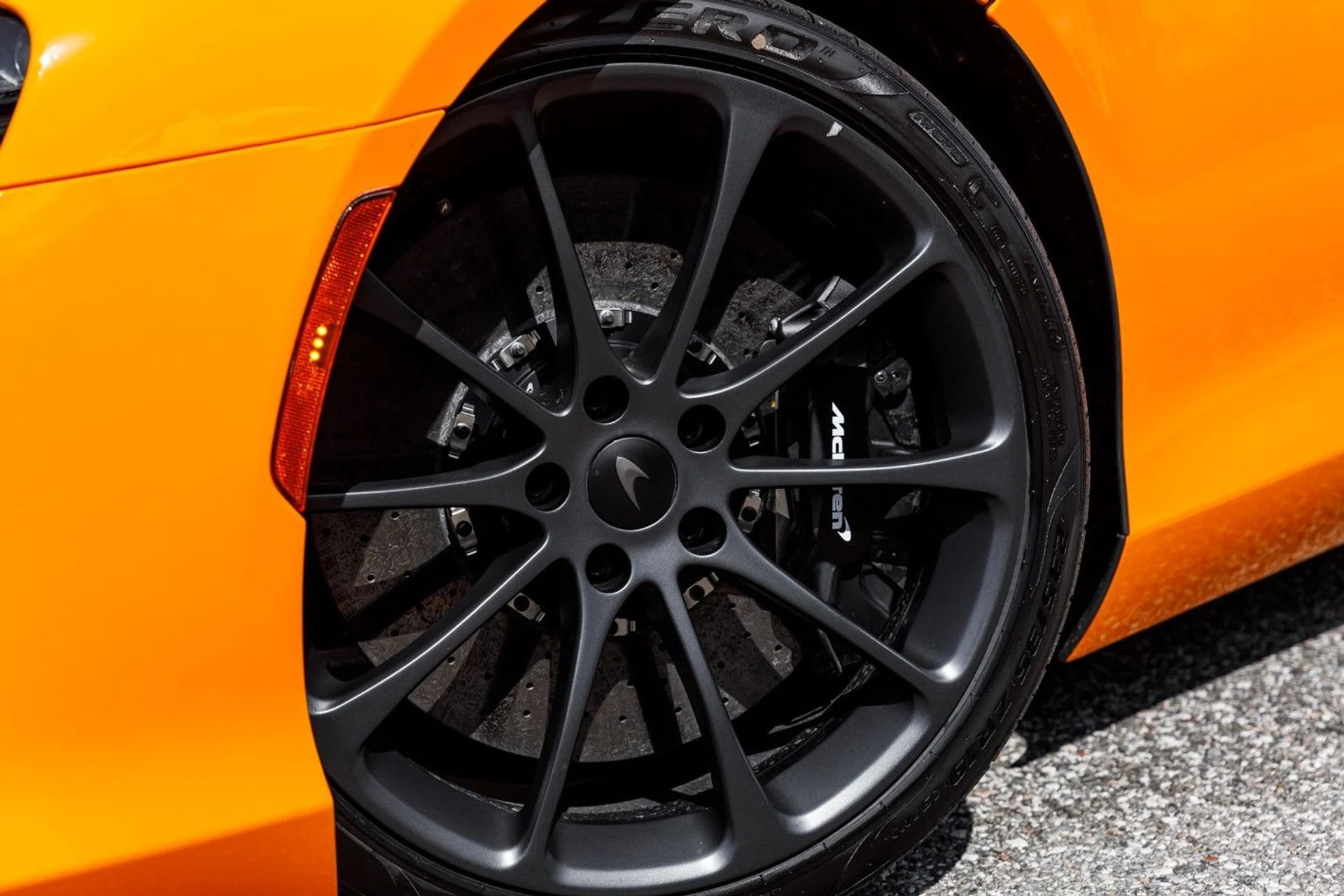 mph032_2765578489_656_p33_l_f0bea03c22