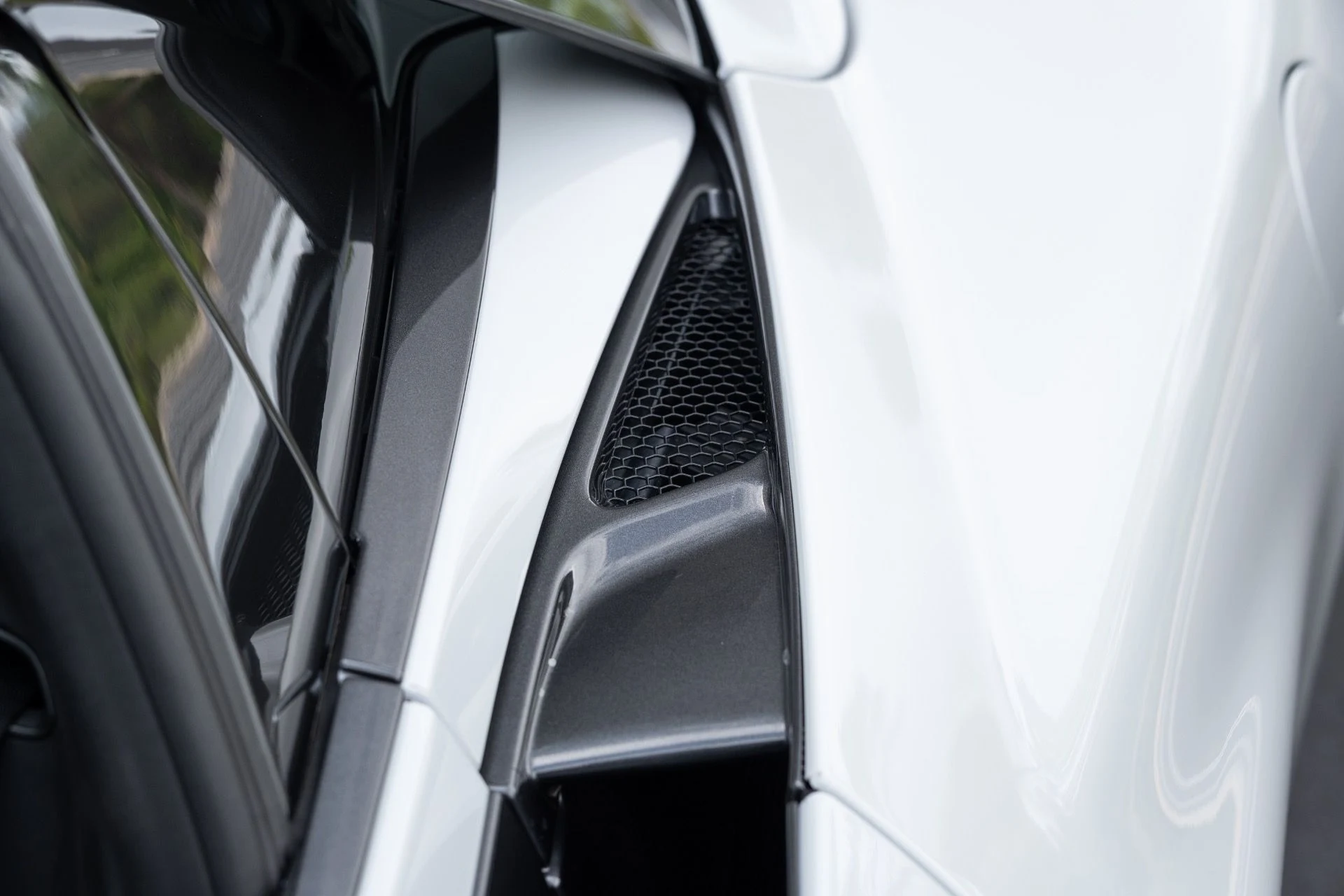 mph032_2782592384_Used_2022_Mc_Laren_720_S_Spider_Performance_1776703279_aae3d7a098