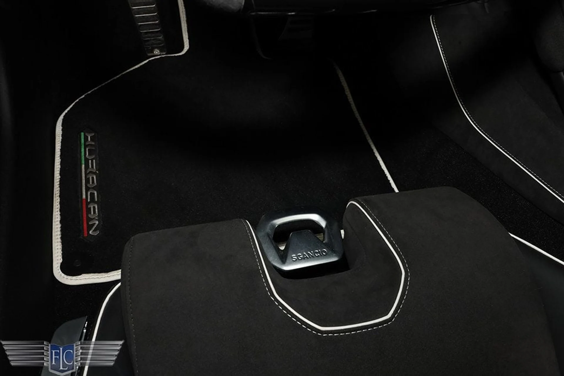 mph032_2794288284_used_2022_lamborghini_huracan_evo_spyderrwd_9689_22989823_33_1024_bb911614bd