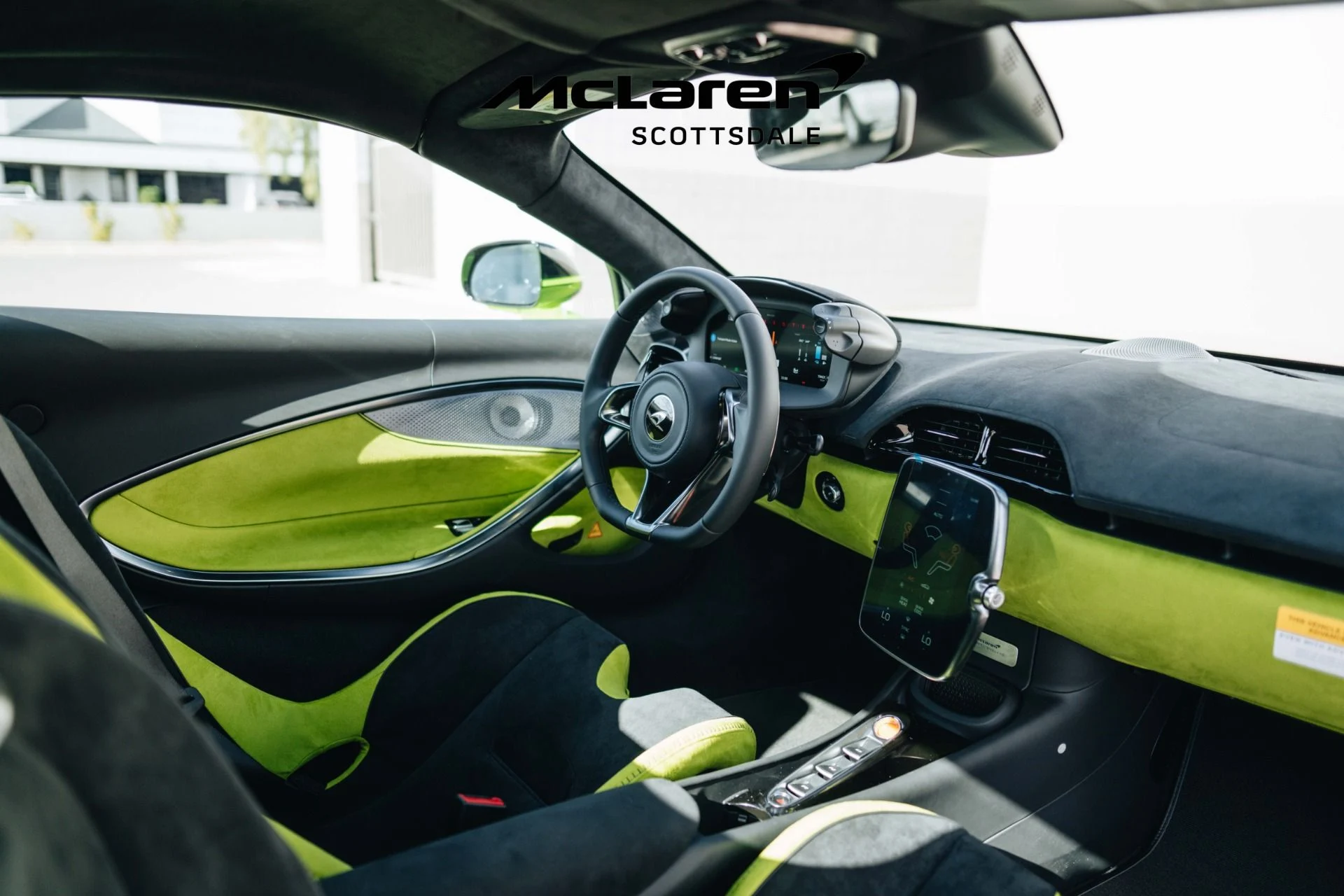 mph032_2797034531_Used_2025_MCLAREN_ARTURA_SPIDER_1732371846_bb0f19a790