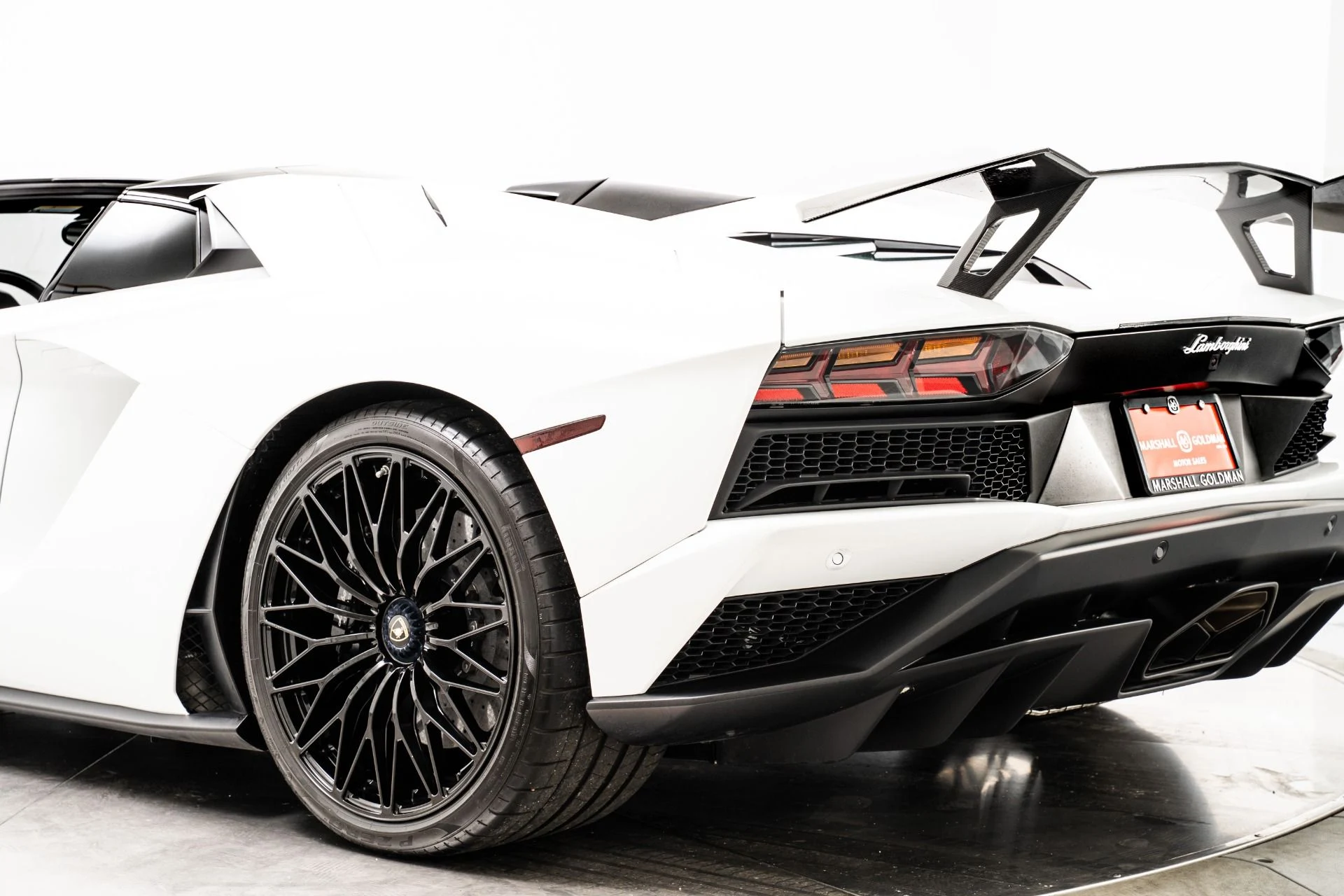 mph032_2811415535_Used_2019_Lamborghini_Aventador_LP_740_4_S_Roadster_1758210242_7fe91e77e4