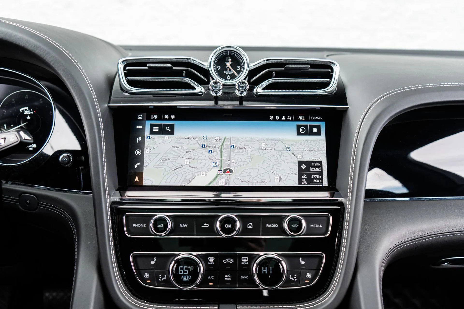 mph032_2821236819_cb6e34c3_0f5d_4120_a244_bfa88b04a721_7f813c168d