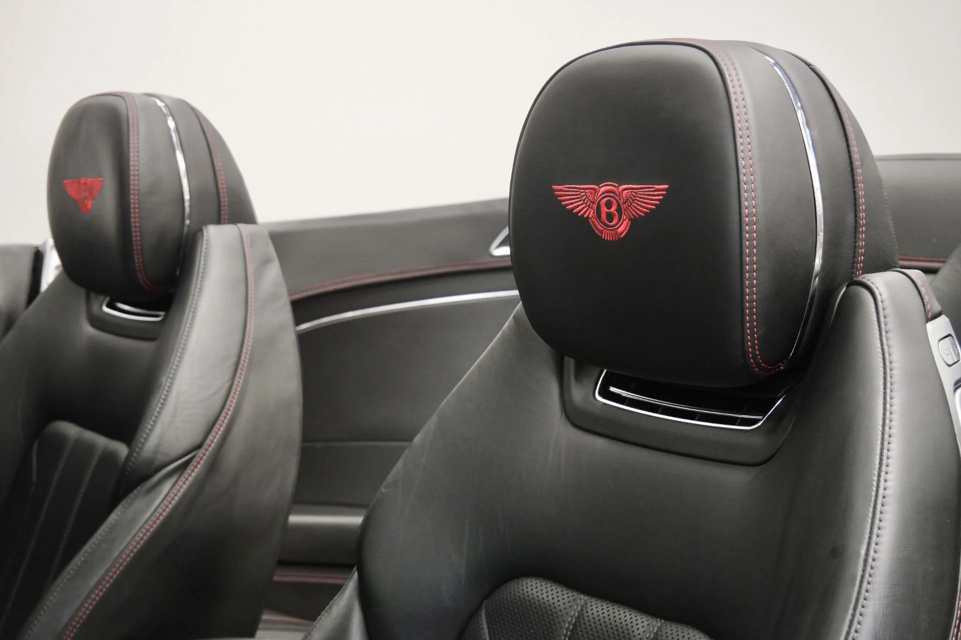 mph032_2822799089_Used_2020_Bentley_Continental_GTC_V8_Blackline_Specification_Front_Seat_Comfort_Specification_1768247283_cdce2057c2