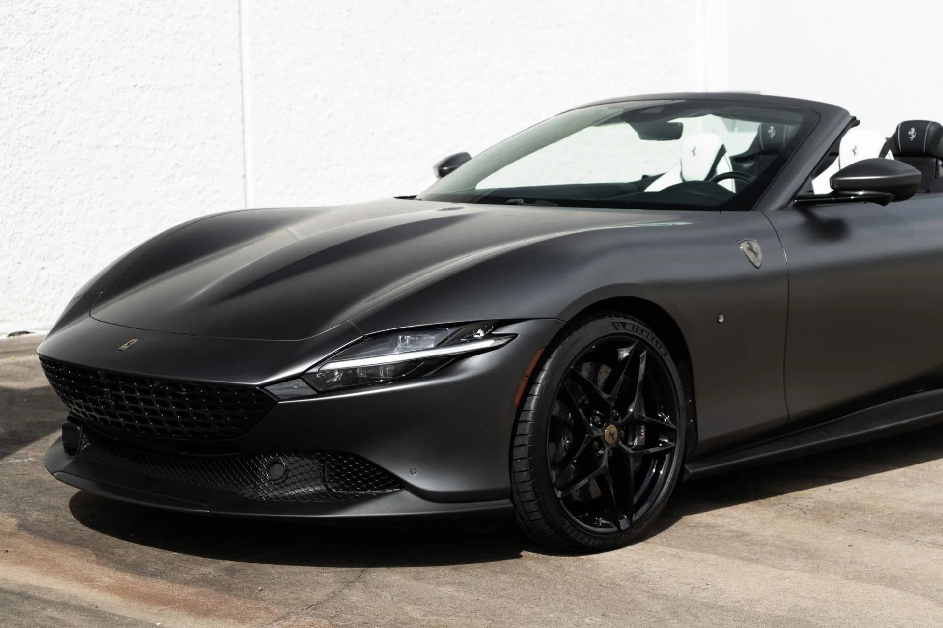 mph032_2833756955_Used_2025_Ferrari_Roma_Spider_1771439392_a933ed3a9a