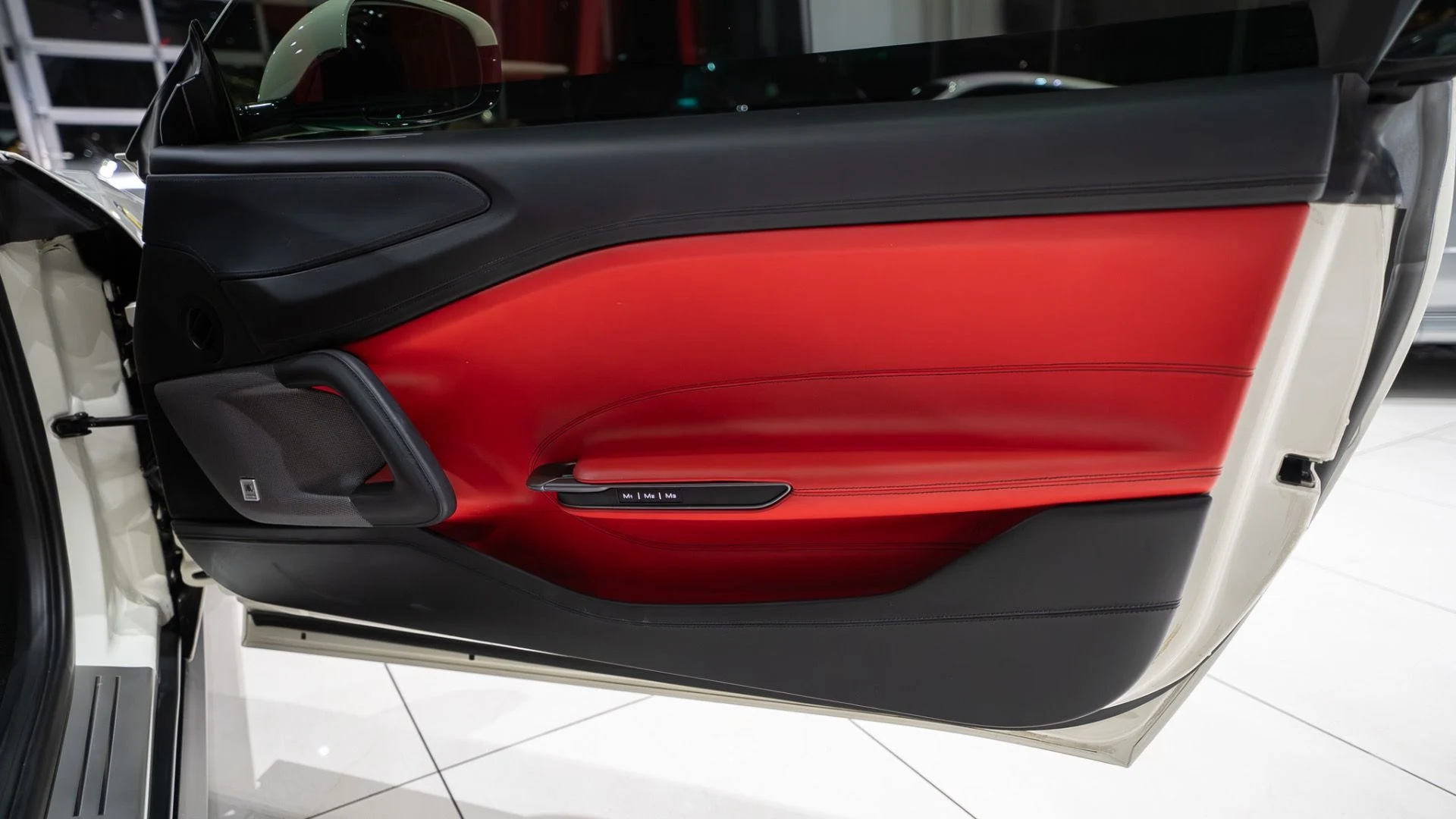 mph032_2835642010_13267_p33_l_c5fcab1858