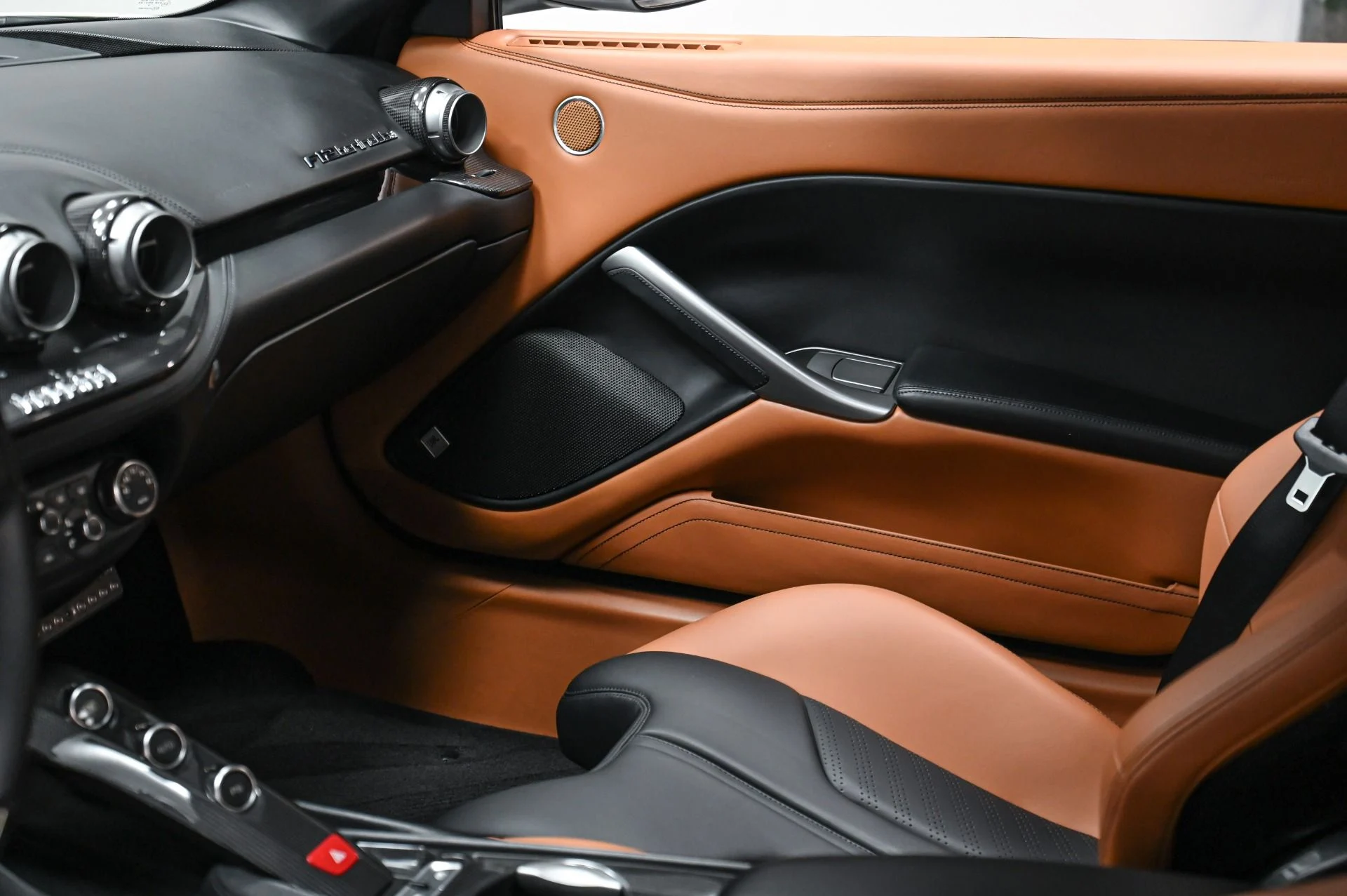 mph032_2836674024_Used_2015_Ferrari_F12_Berlinetta_1770858306_d1833baea4