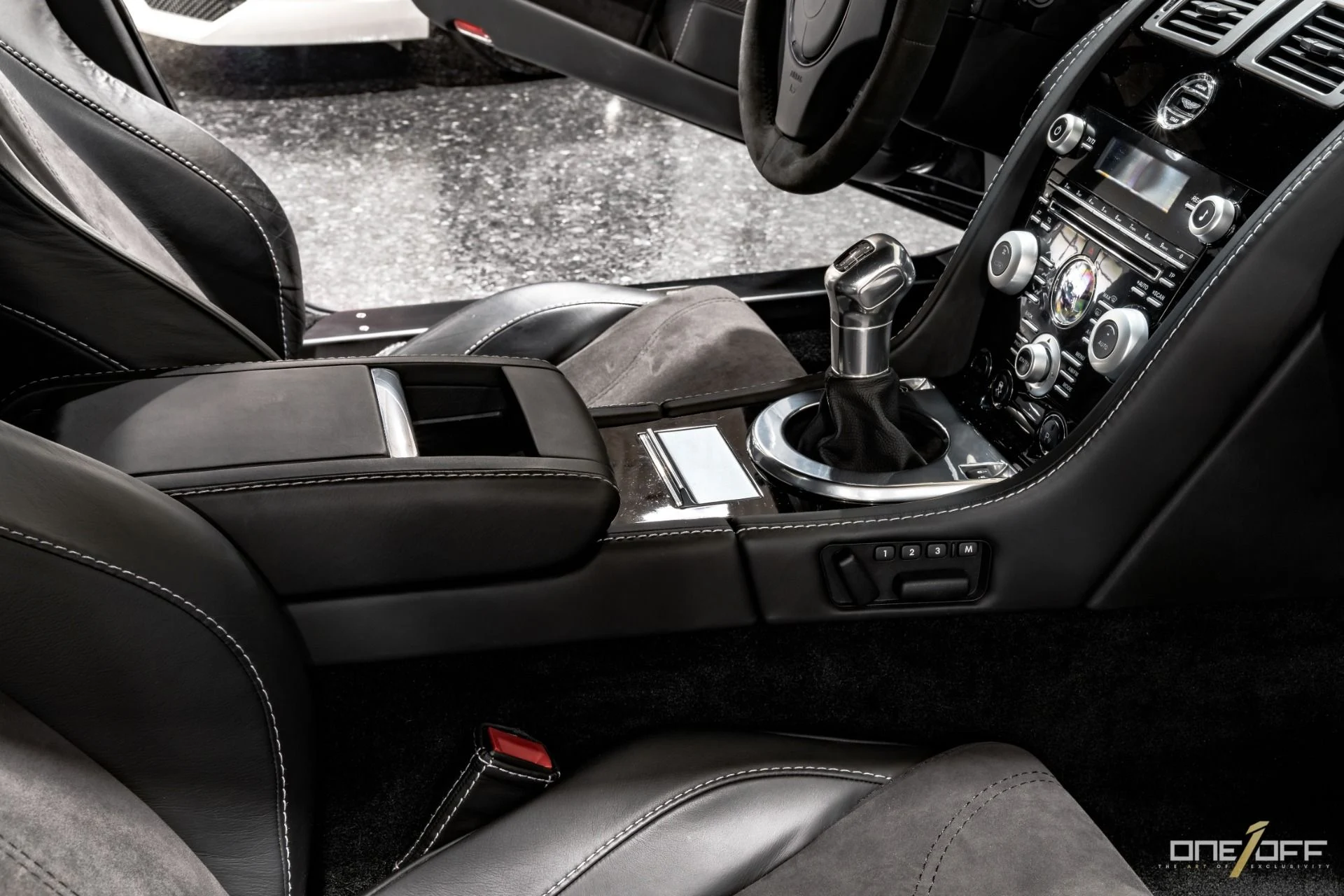 mph032_2837950889_Used_2011_Aston_Martin_V12_Vantage_Carbon_Black_6_Speed_in_Immaculate_Condition_1756349737_1dd5b1c491