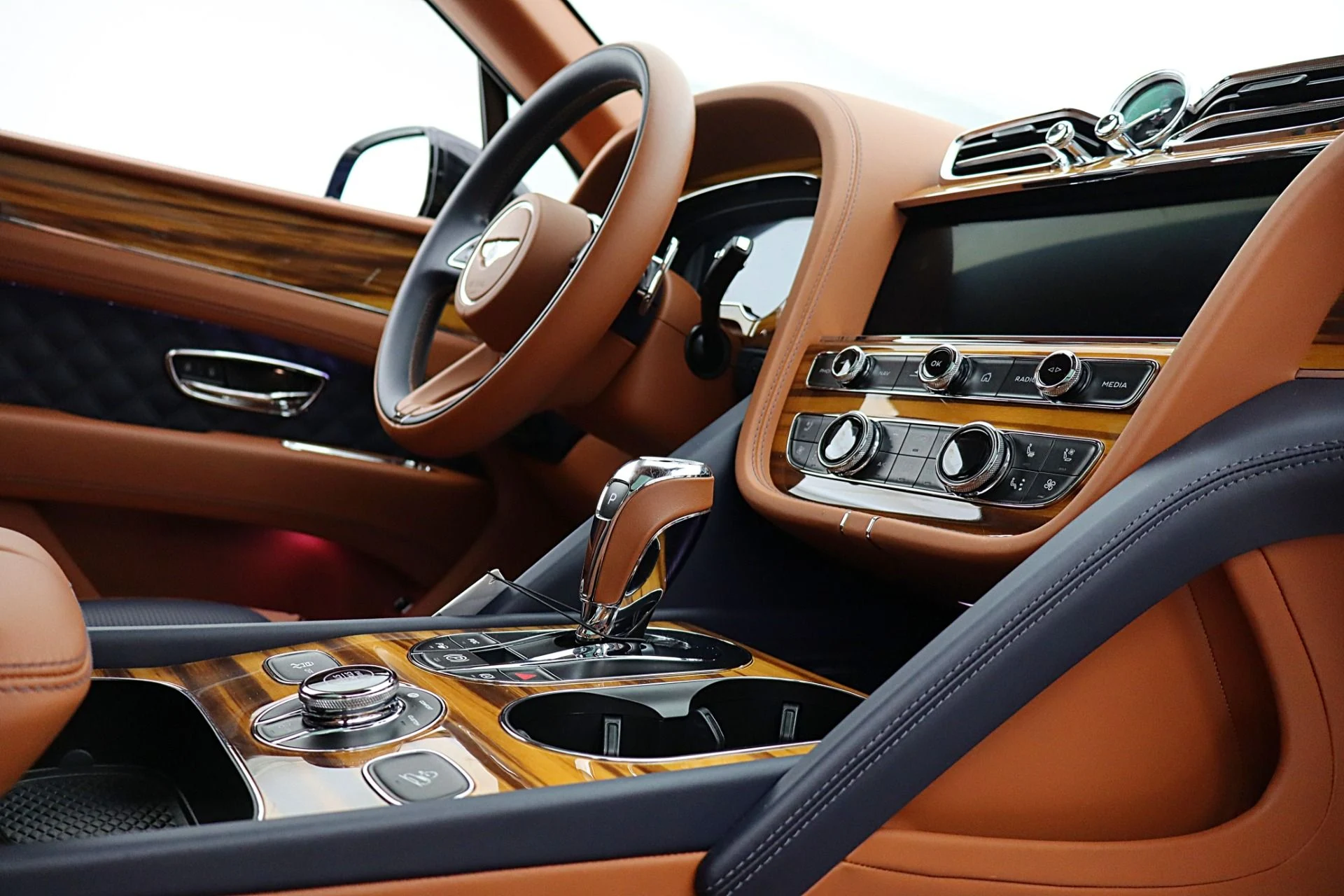 mph032_2846018319_Used_2022_Bentley_Bentayga_S_V8_2346414711
