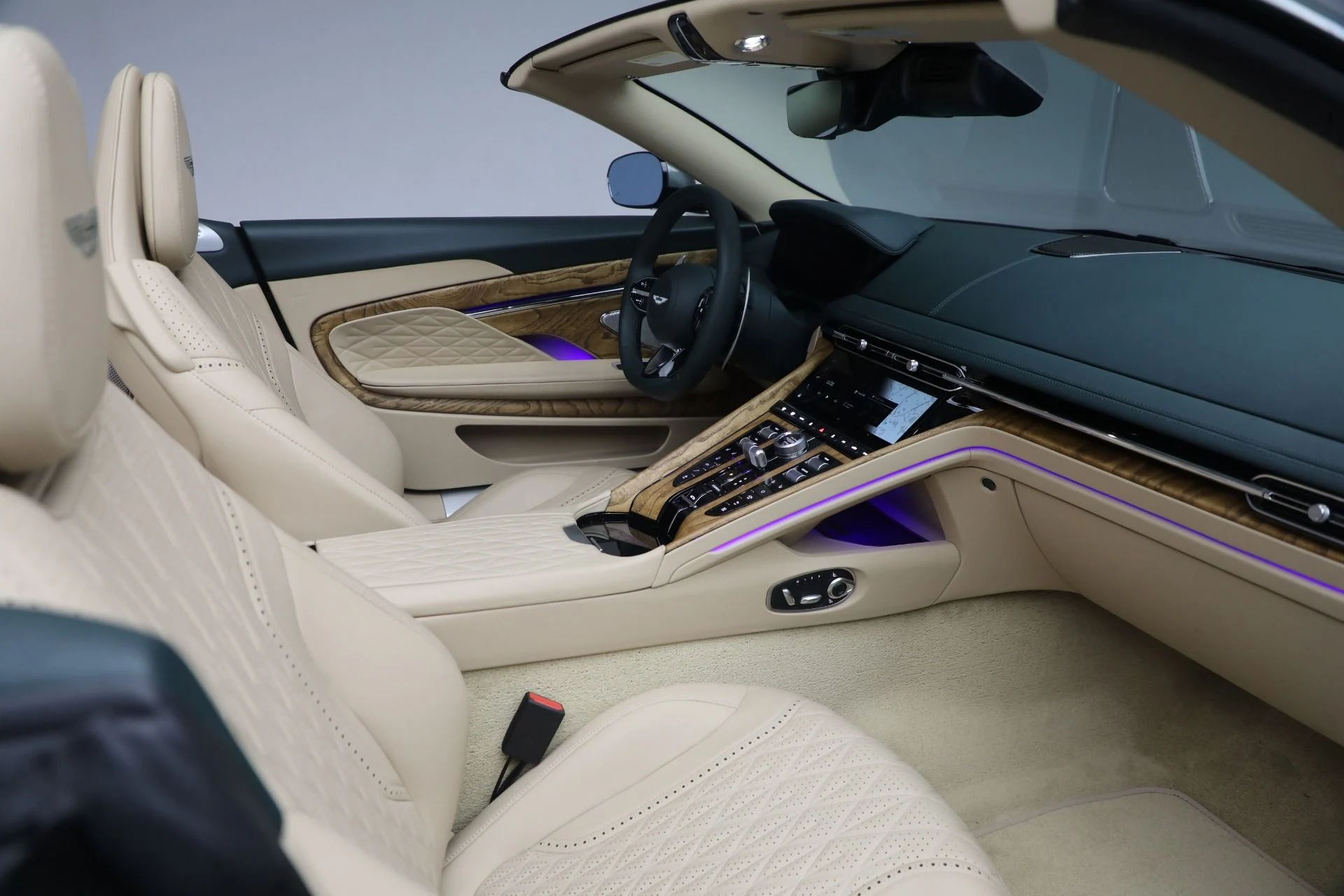 mph032_2846681722_New_2025_Aston_Martin_DB_12_Volante_706740ffc9