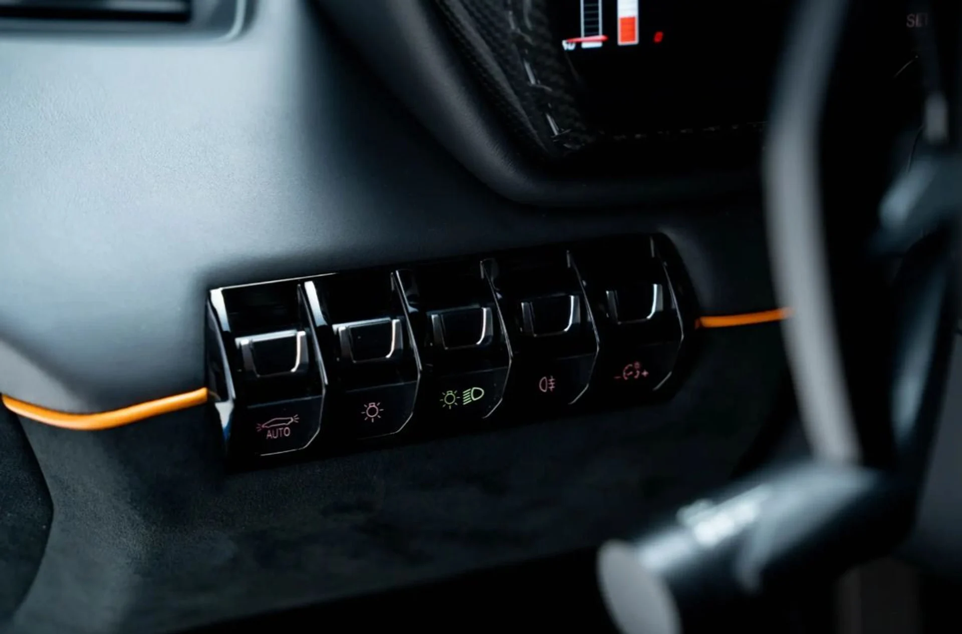 mph032_2870480677_Used_2017_Lamborghini_Aventador_SV_1786551969_2ba41031ac