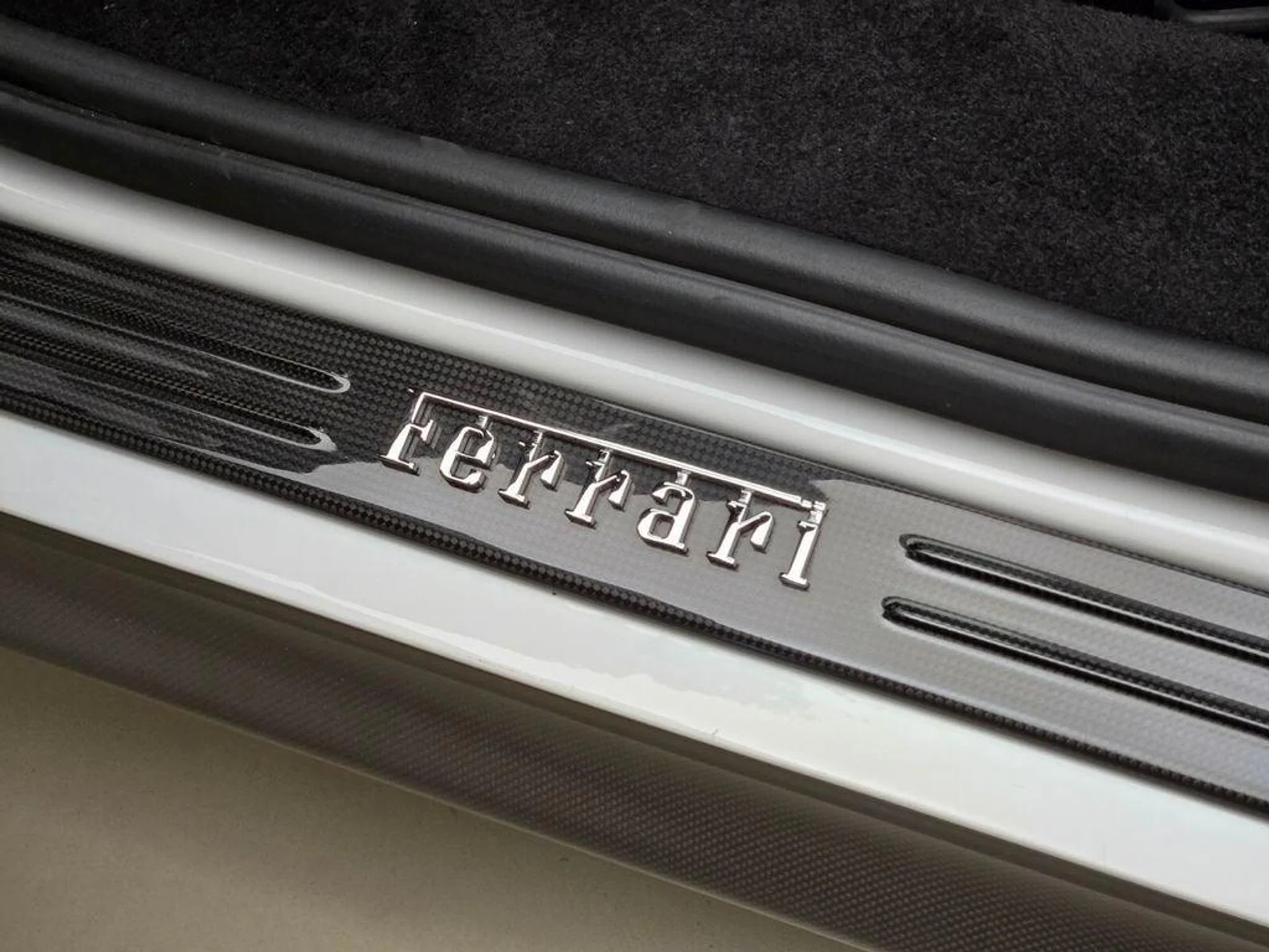 mph032_2871293287_Used_2023_Ferrari_SF_90_Spider_1775896796_787e1bc3b5