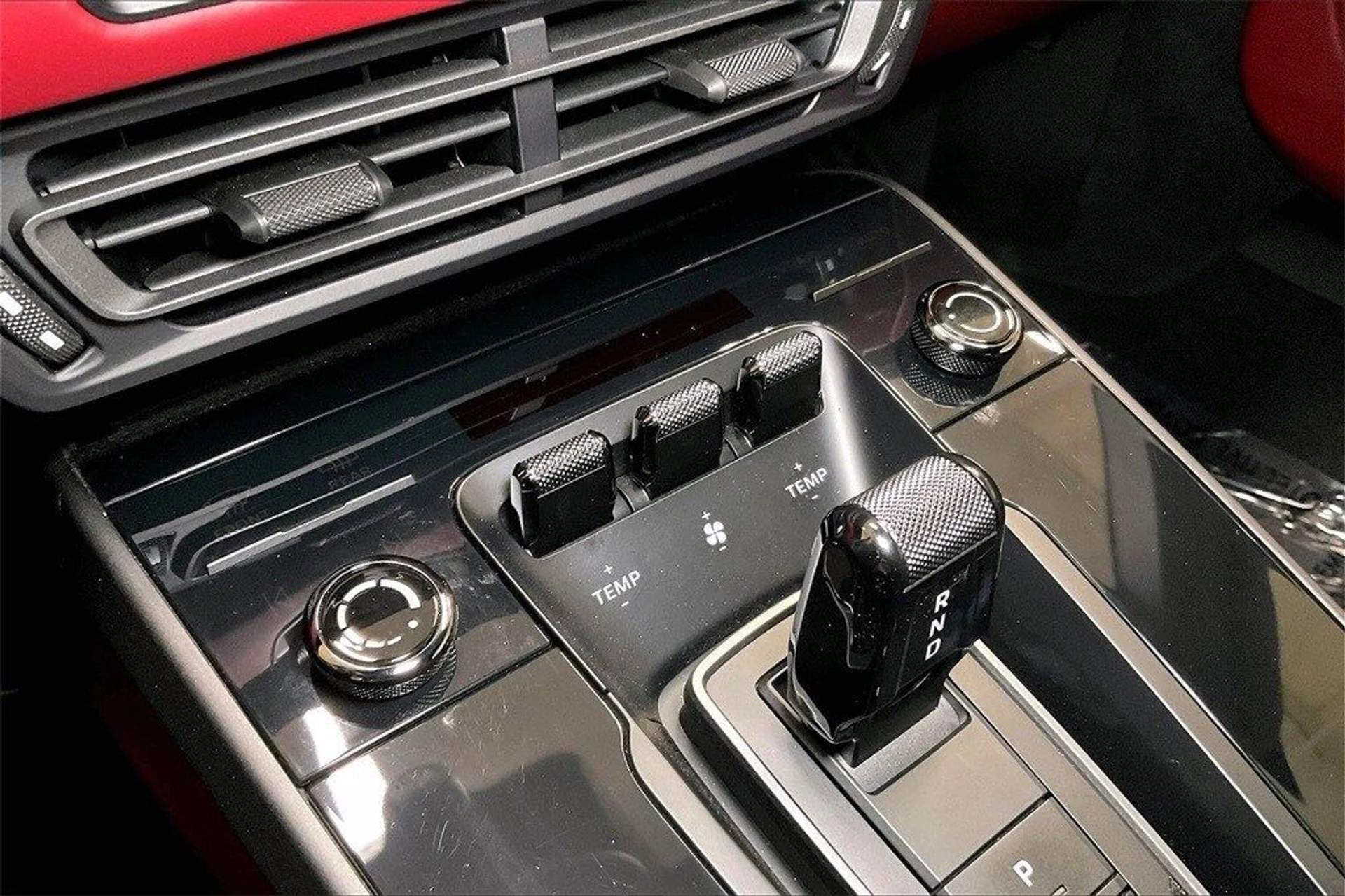 mph032_2877162208_d54e00055218024cb408b870a282e132x_39120033af