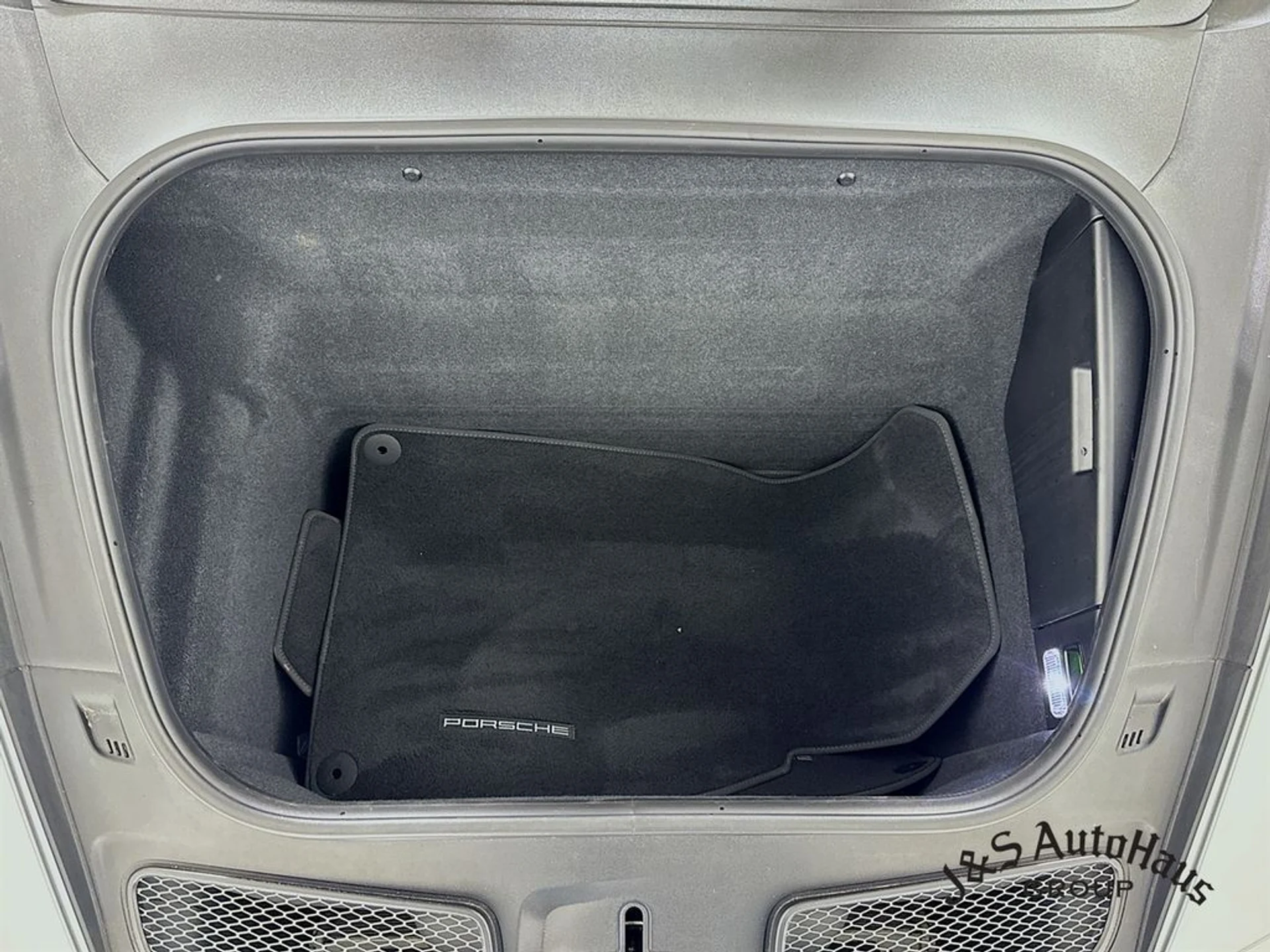 mph032_2880824556_ny4nd8f1zna0my3ynjw15ykb8ecn_9064b74e96