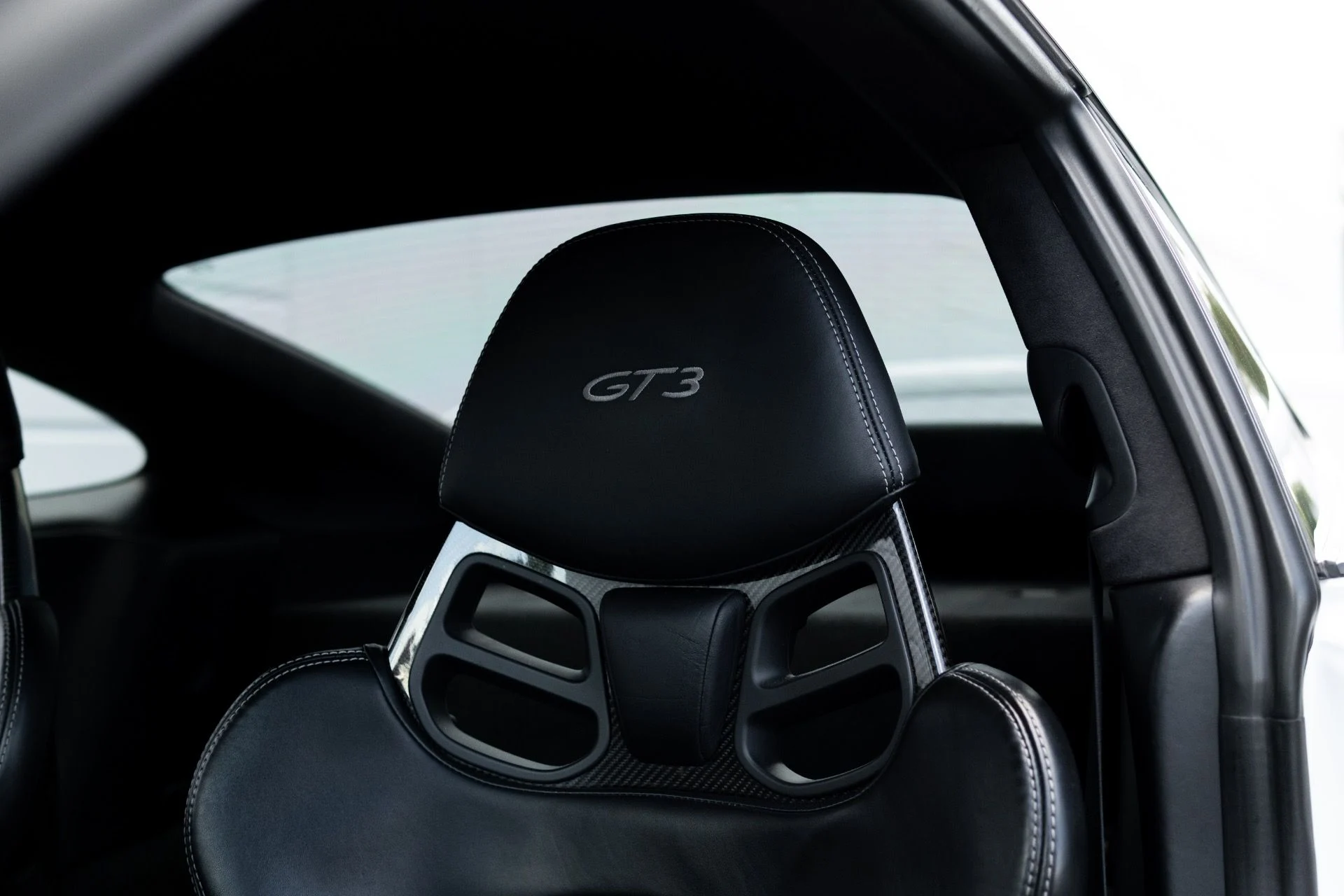 mph032_2885824213_Used_2015_Porsche_911_GT_3_1766771055_46b6496679