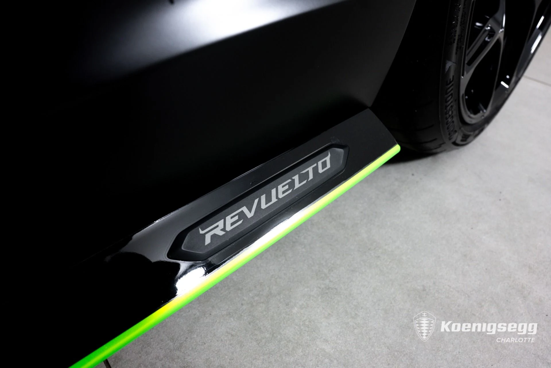 mph032_2891928505_Used_2024_Lamborghini_Revuelto_1783439942_3c5eb87080