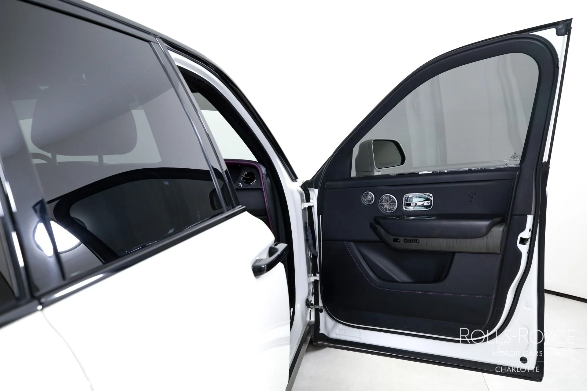 mph032_2893725652_Used_2019_Rolls_Royce_Cullinan_1771361502_608c30c735