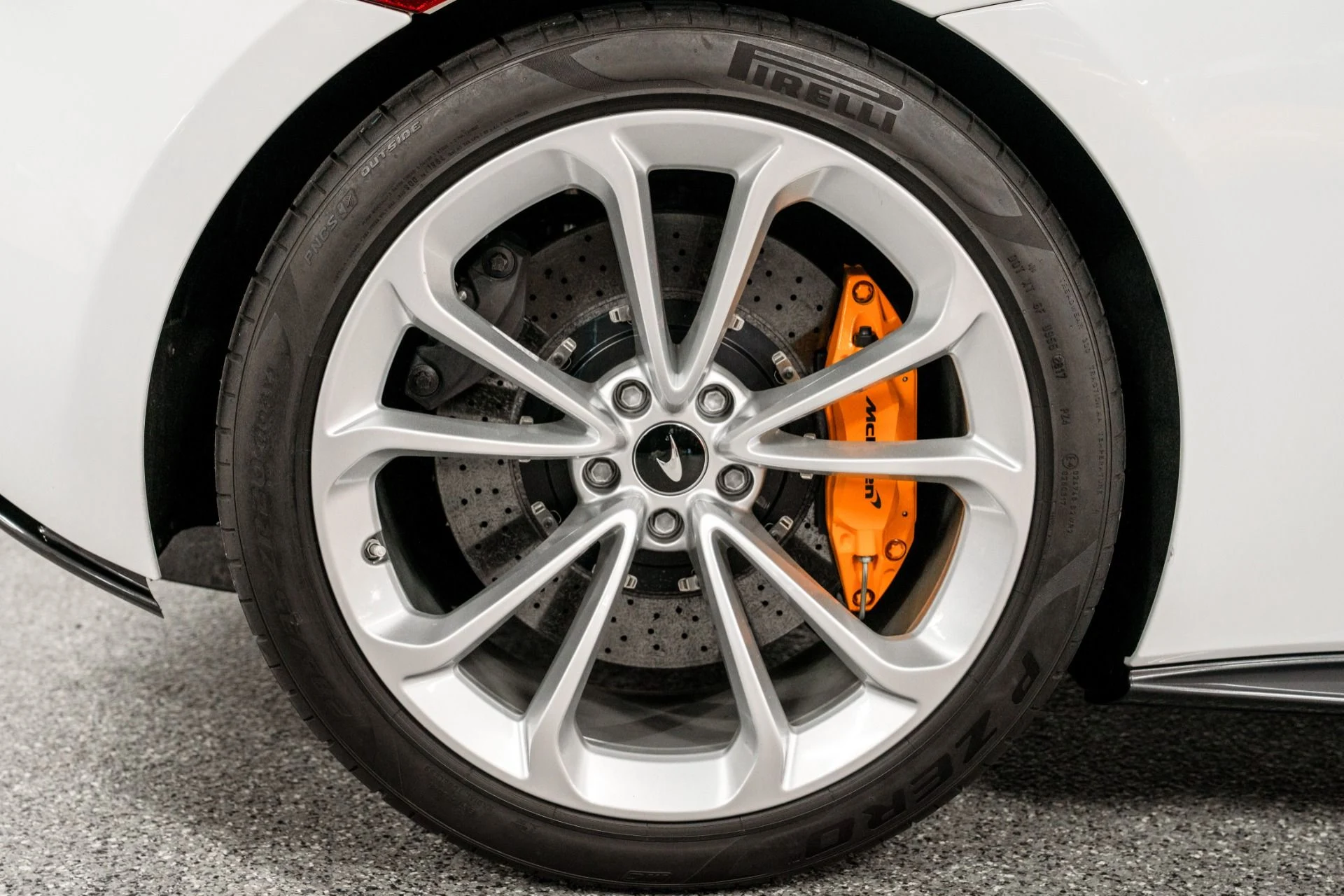 mph032_289642074_Used_2019_Mc_Laren_570_S_1753386300_b0fe1d5820