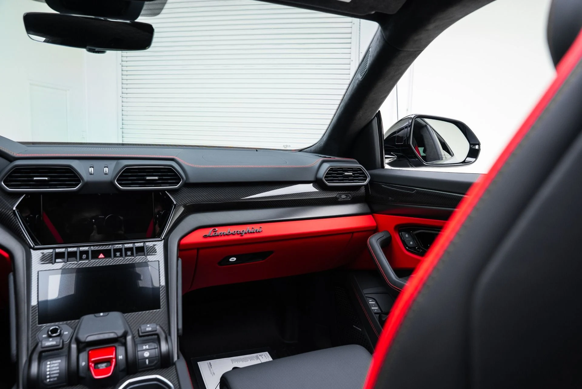 mph032_2902700761_Used_2024_Lamborghini_Urus_S_1768413769_591704796d