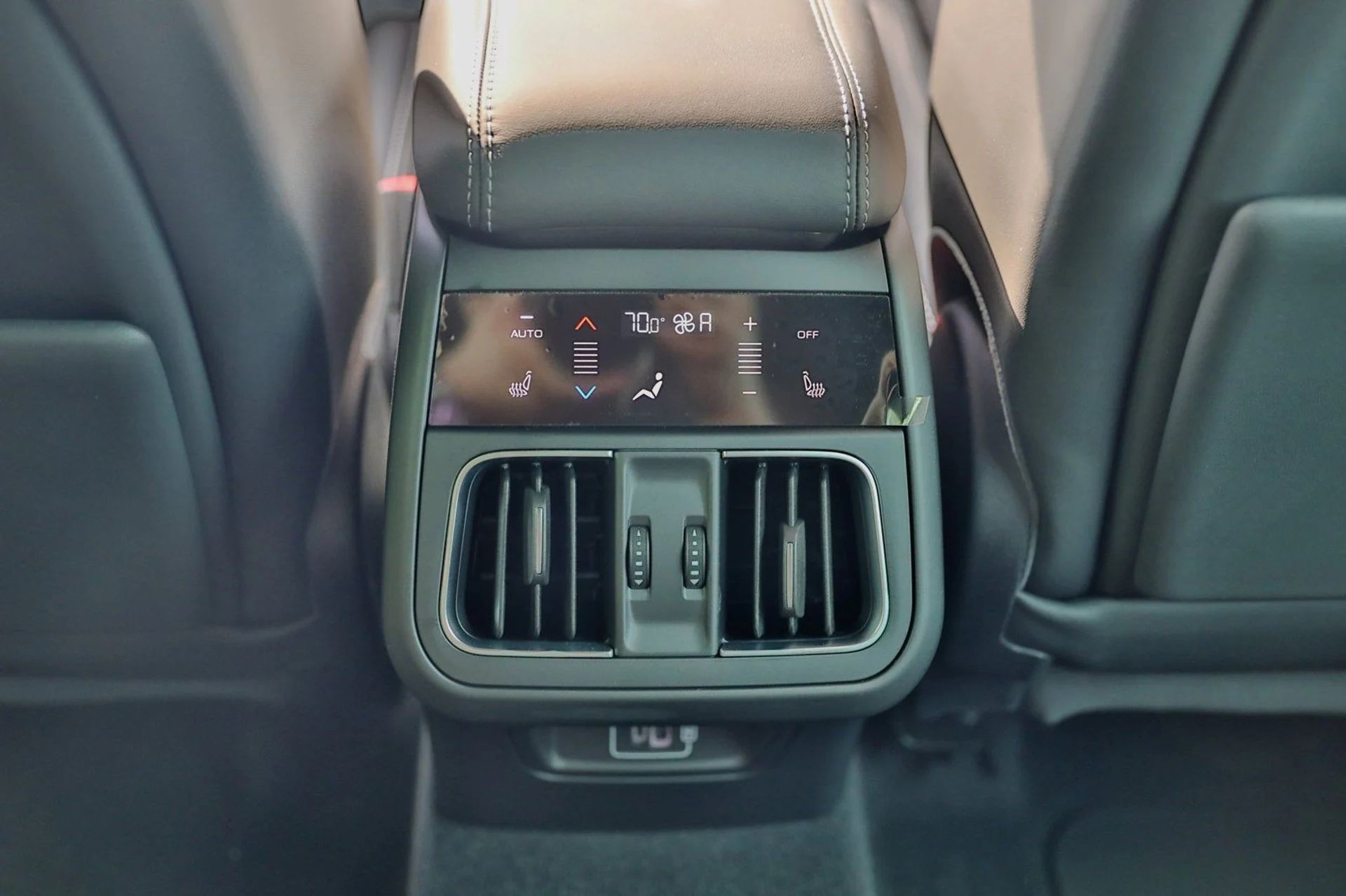 mph032_2907074510_9677a7dc001c4161870c4c9dedb27300_3c2042cd4b