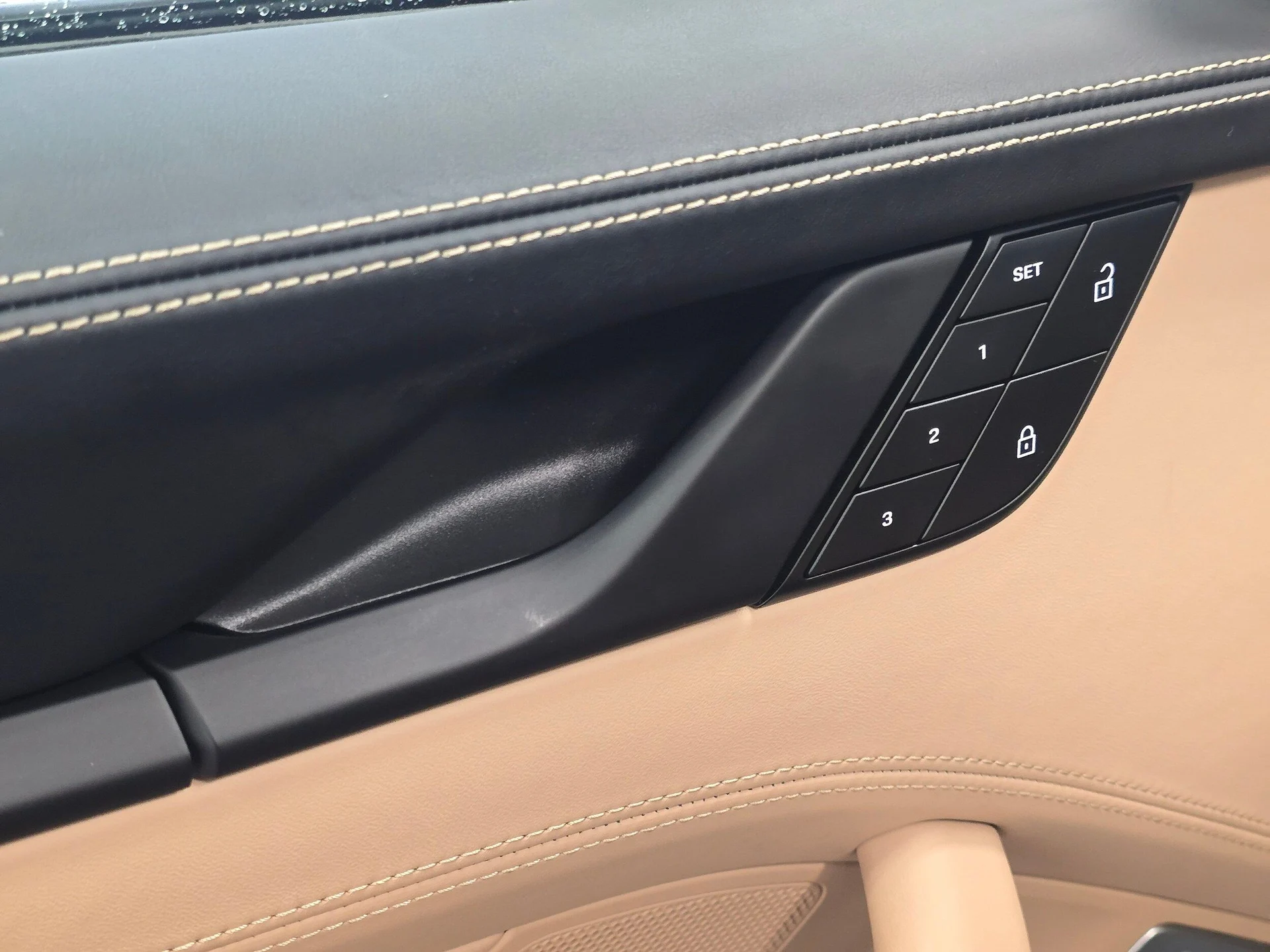 mph032_2907665253_395706bcc4f0a26bd8854c682c8eca14x_fae511b815