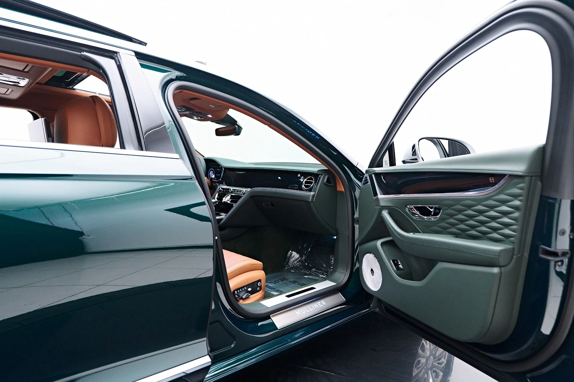 mph032_2916547116_Used_2024_Bentley_Flying_Spur_Mulliner_W12_1756173333_60021fde0e