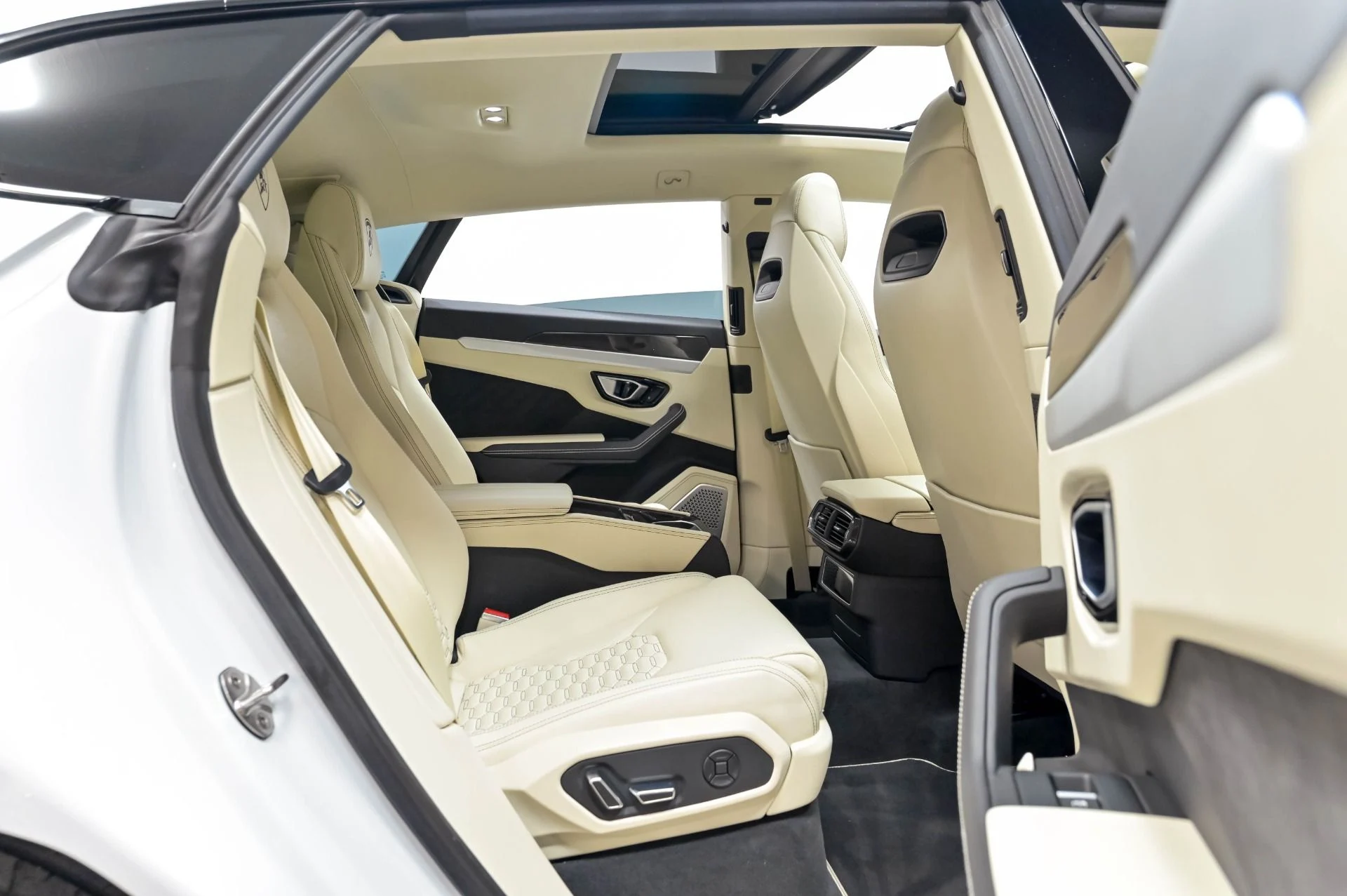 mph032_2925126189_Used_2020_Lamborghini_Urus_1778528583_0c6944769e