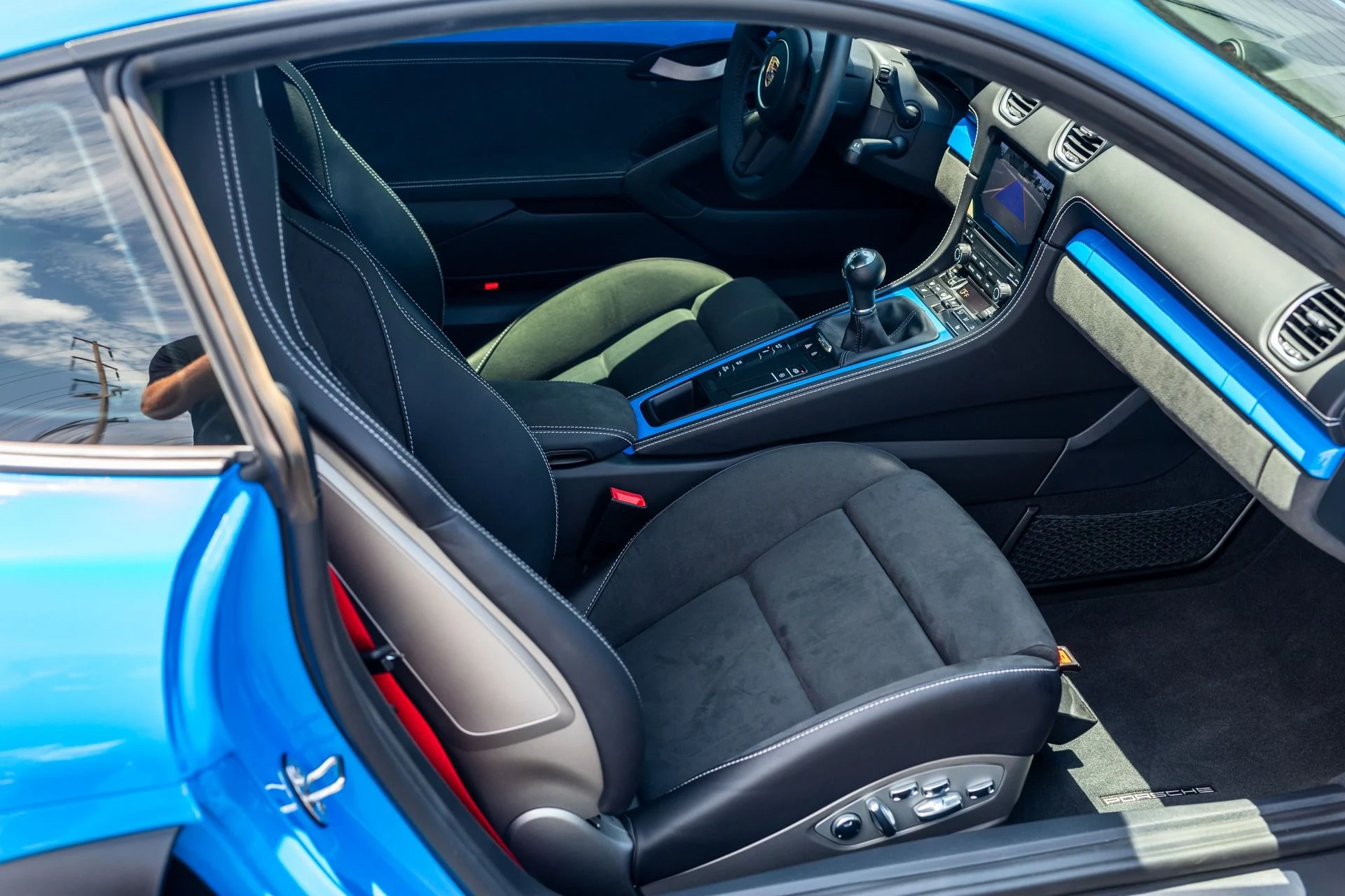 mph032_2931222973_Used_2023_Porsche_718_Cayman_GT_4_1721258214_53f20ce4a8