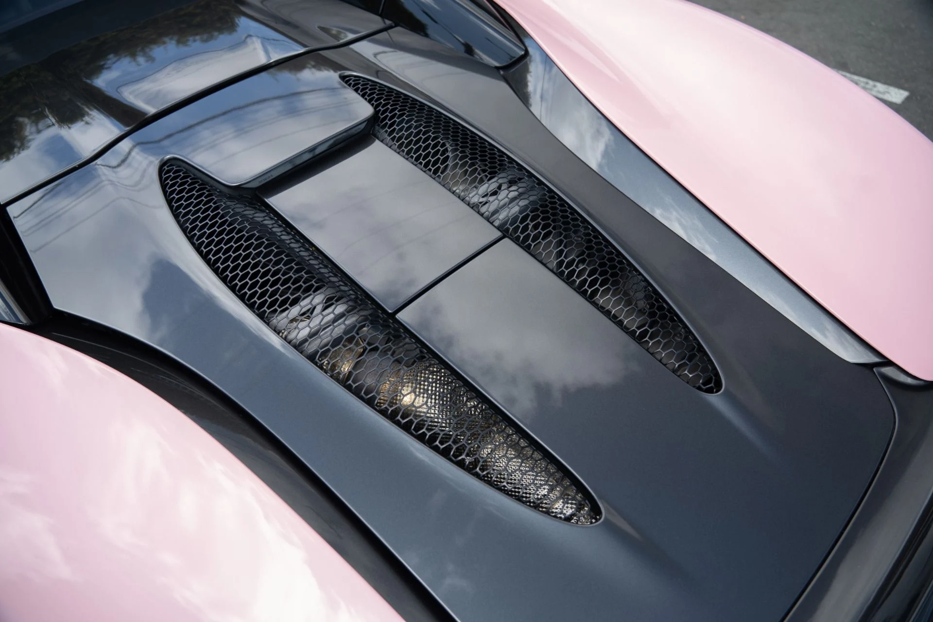 mph032_2939500267_Used_2018_Mc_Laren_570_S_Spider_1757711863_25f349f498