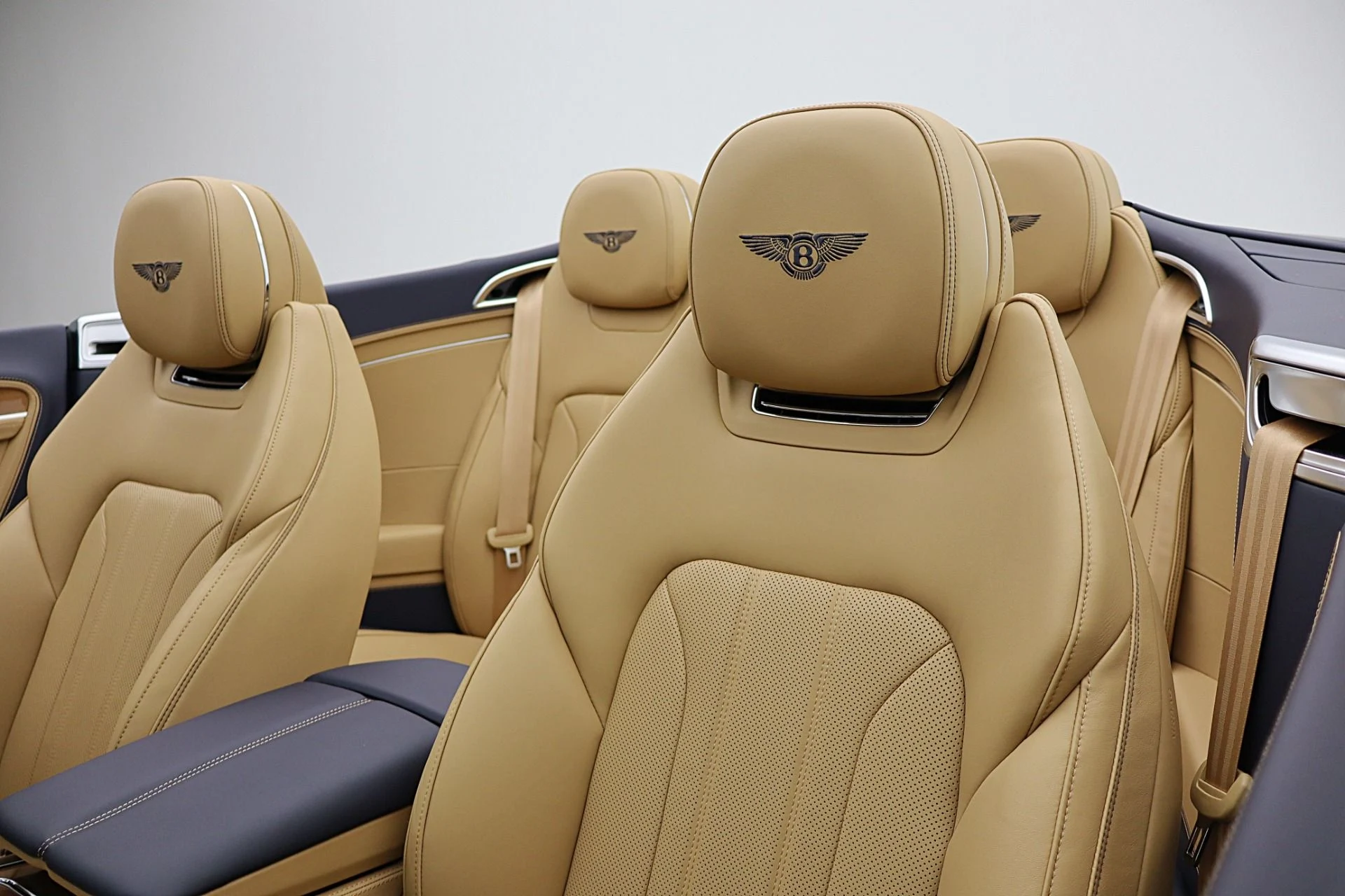 mph032_2943708930_New_2026_Bentley_Continental_GTC_46776965ed