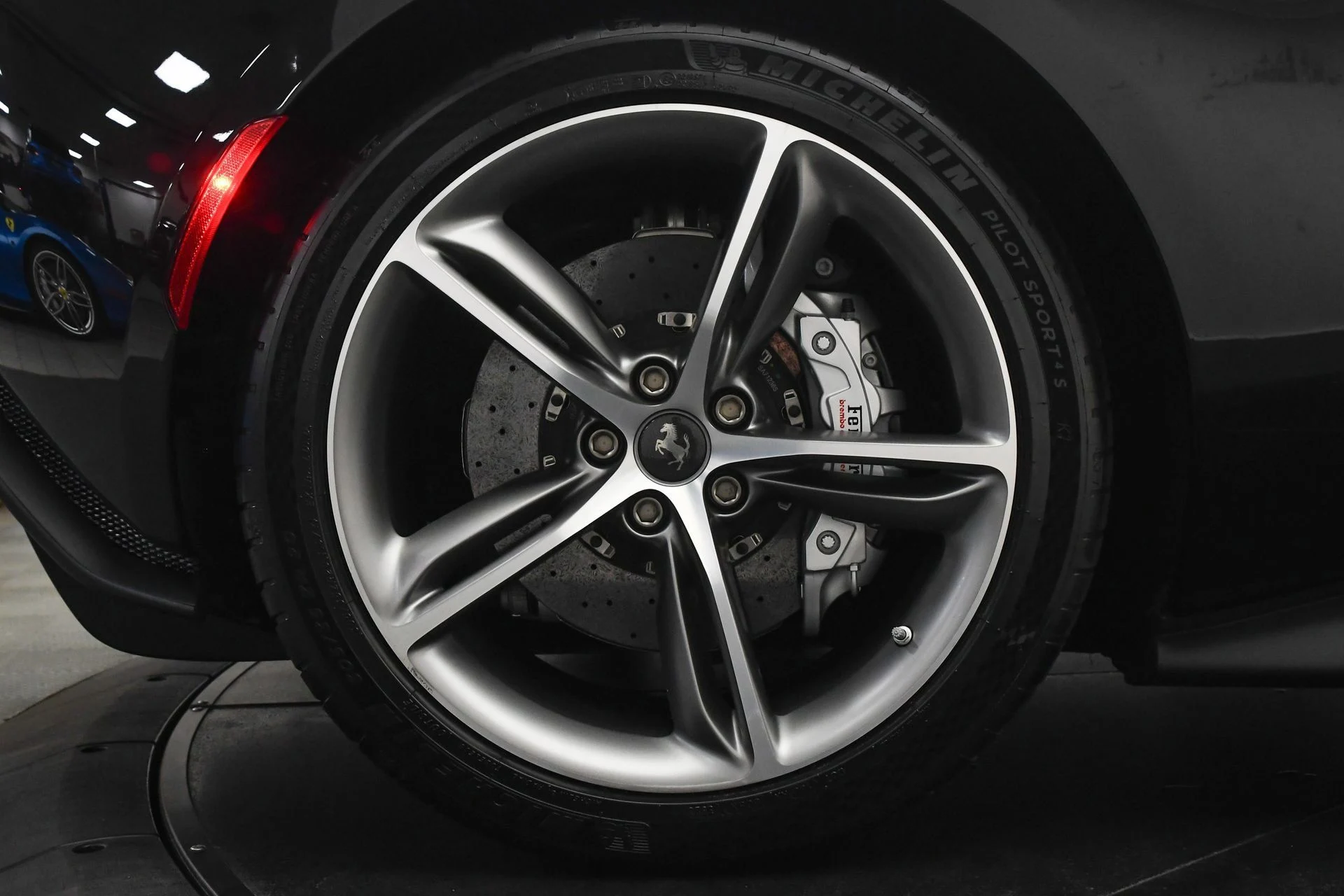 mph032_2945261655_70acc451823a40f9bc19c5e6cee5ee67_ffff11f89e