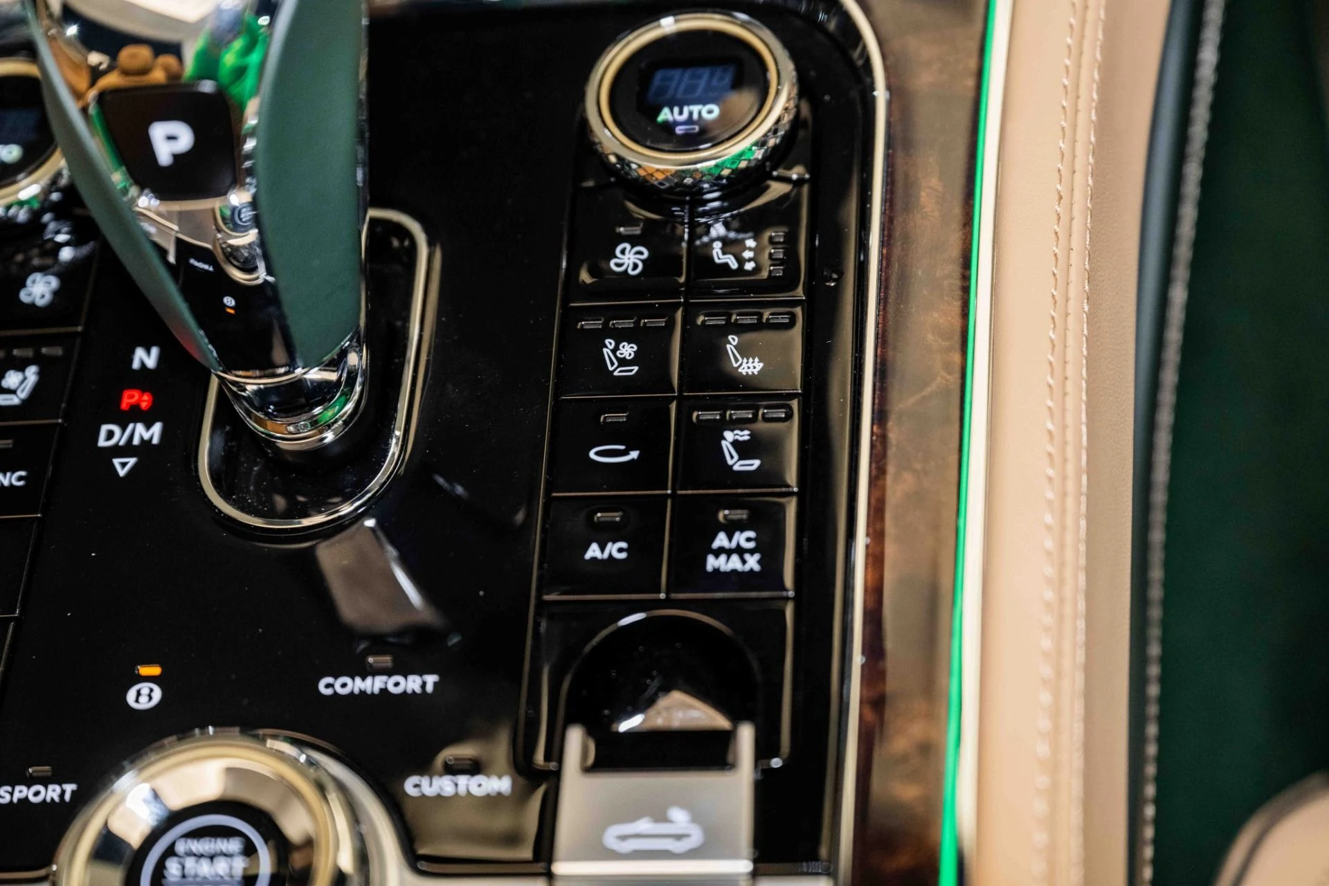 mph032_2949001866_Used_2024_Bentley_CONTINENTAL_GTC_Azure_V8_1705167241_1c43d704fc