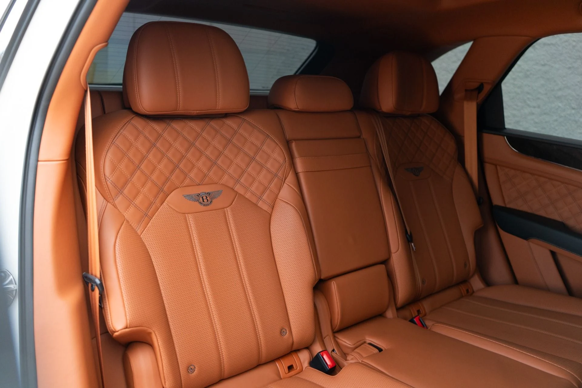 mph032_2950594970_Used_2021_Bentley_Bentayga_V8_1780518091_79b12cc252