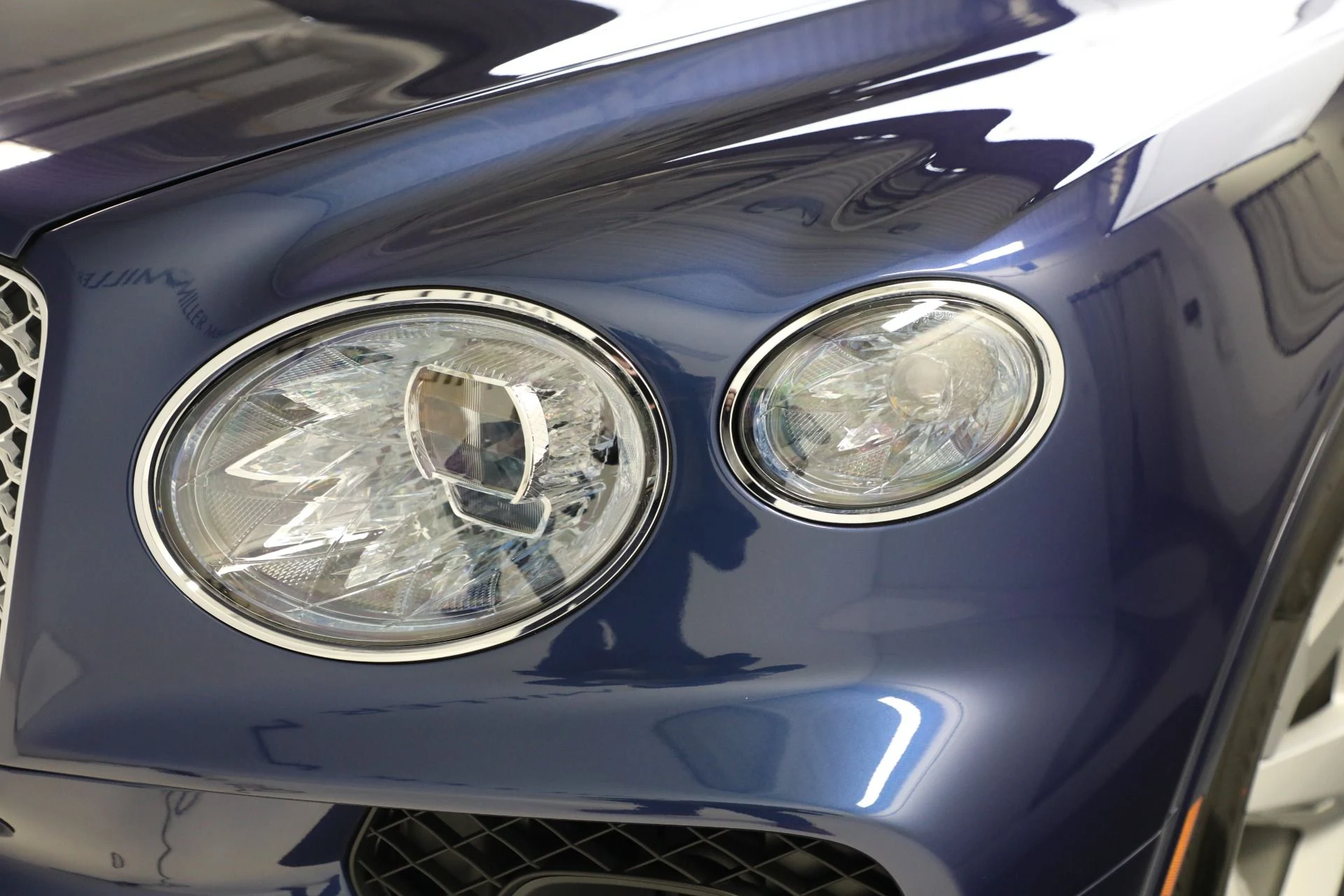 mph032_2954448051_Used_2023_Bentley_Bentayga_V8_739cf63992
