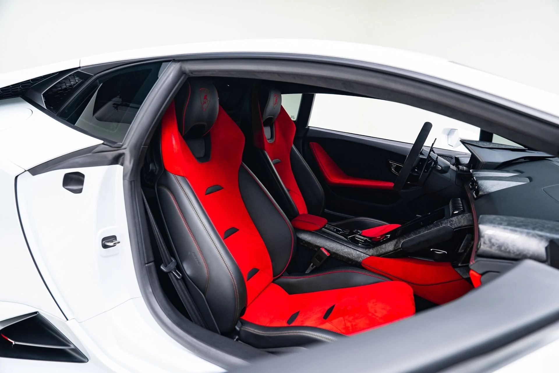 mph032_2954765530_Used_2020_Lamborghini_Huracan_EVO_1766089705_4b711801d4