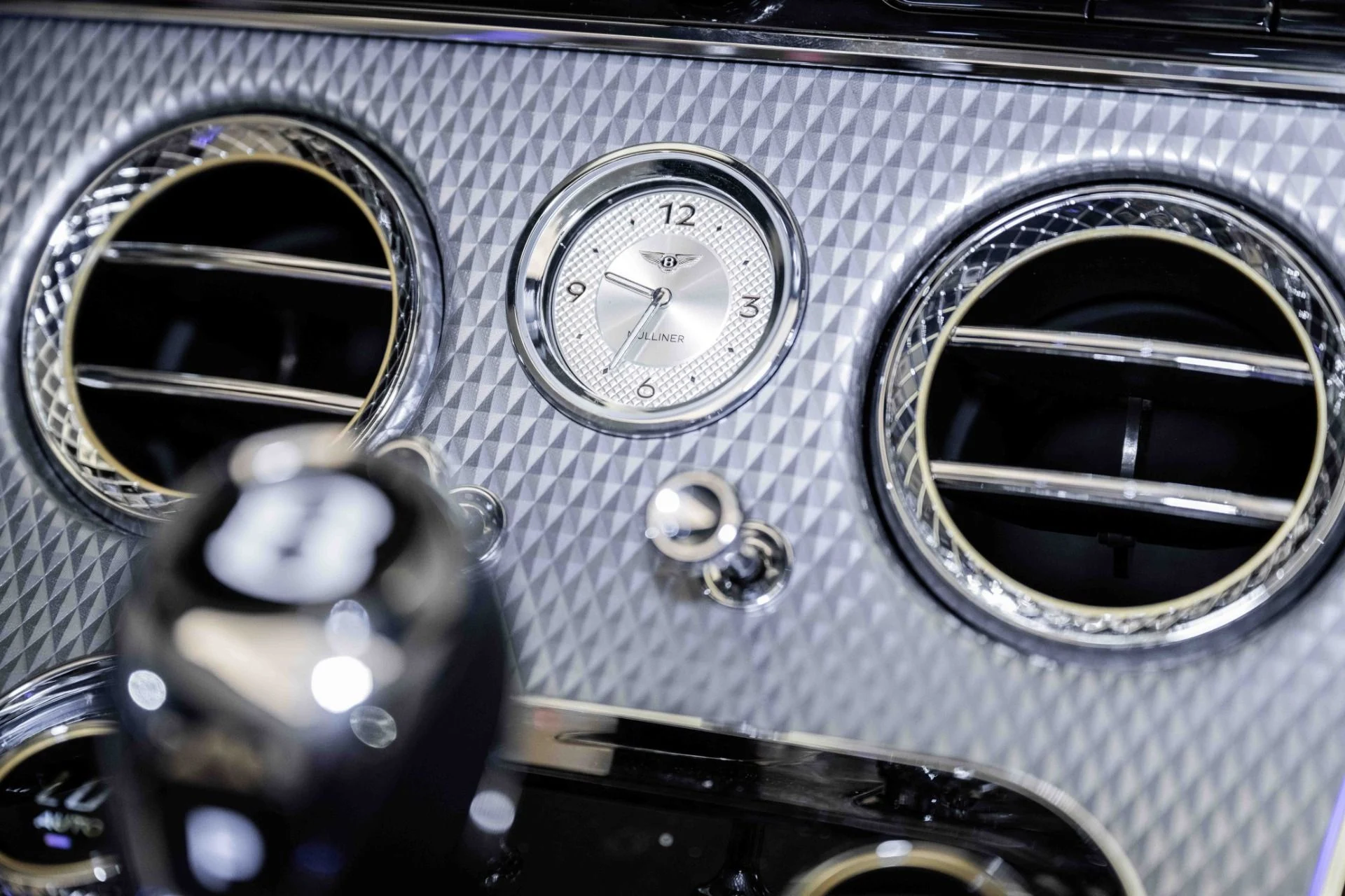 mph032_2961833621_Used_2024_Bentley_Continental_GTC_Mulliner_W12_1718978175_8caac0d85b