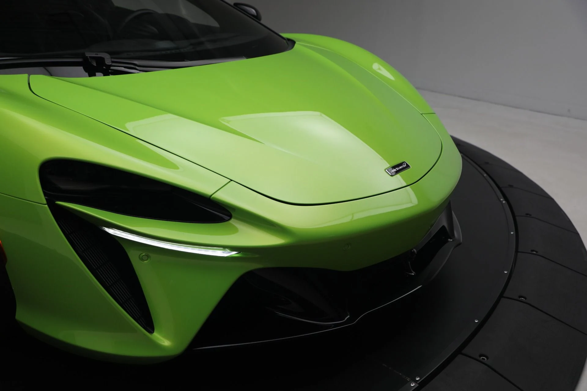 mph032_2973402560_Used_2023_Mc_Laren_Artura_Performance_a71b92a900