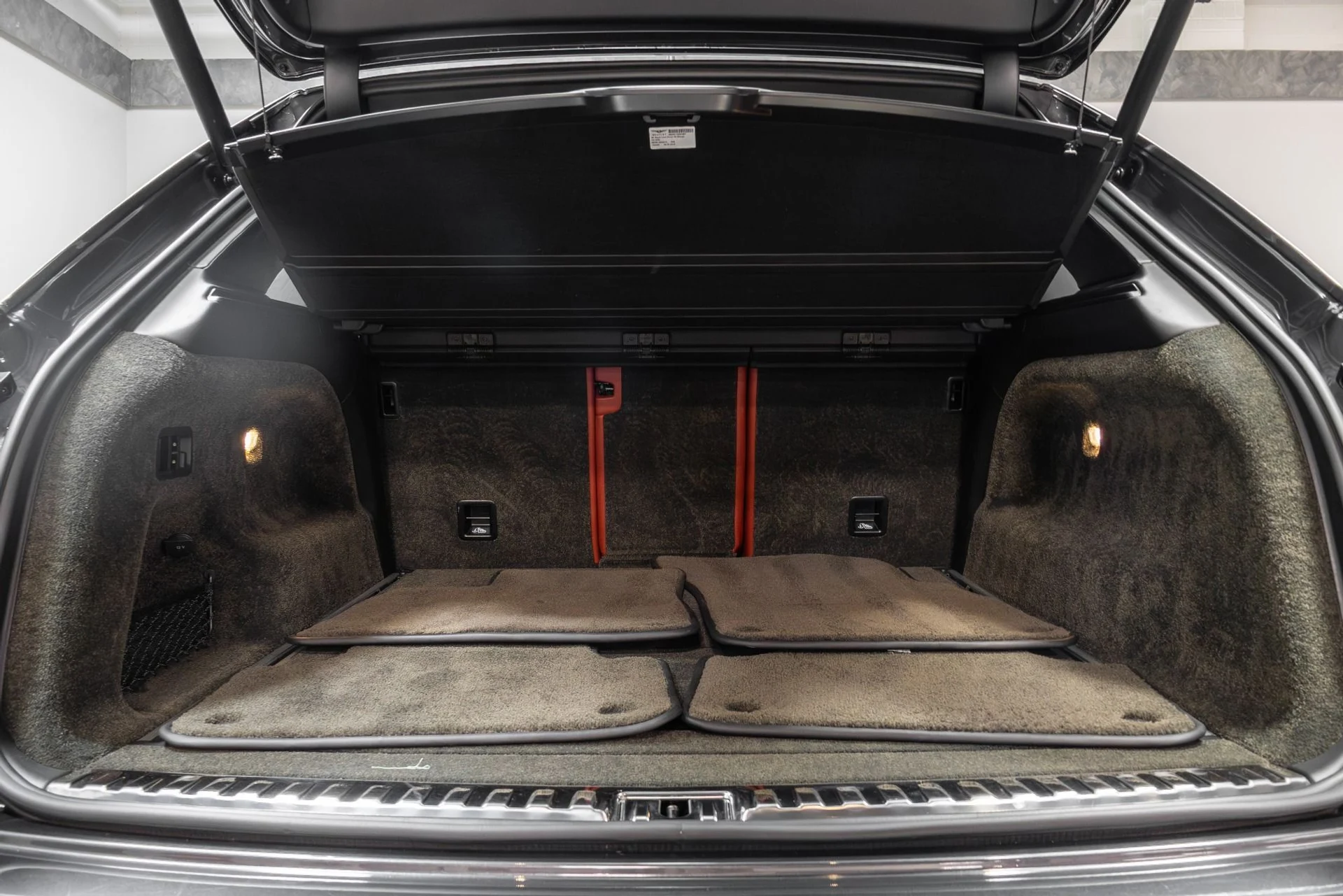 mph032_2981503035_Used_2017_Bentley_Bentayga_W12_1763489562_af513911ca