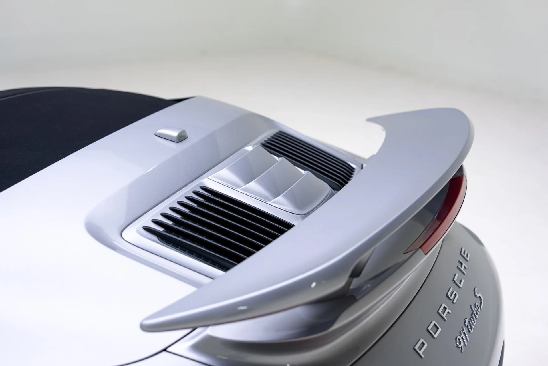 mph032_2982456487_Used_2018_Porsche_911_Turbo_S_1769029746_c296eb714b