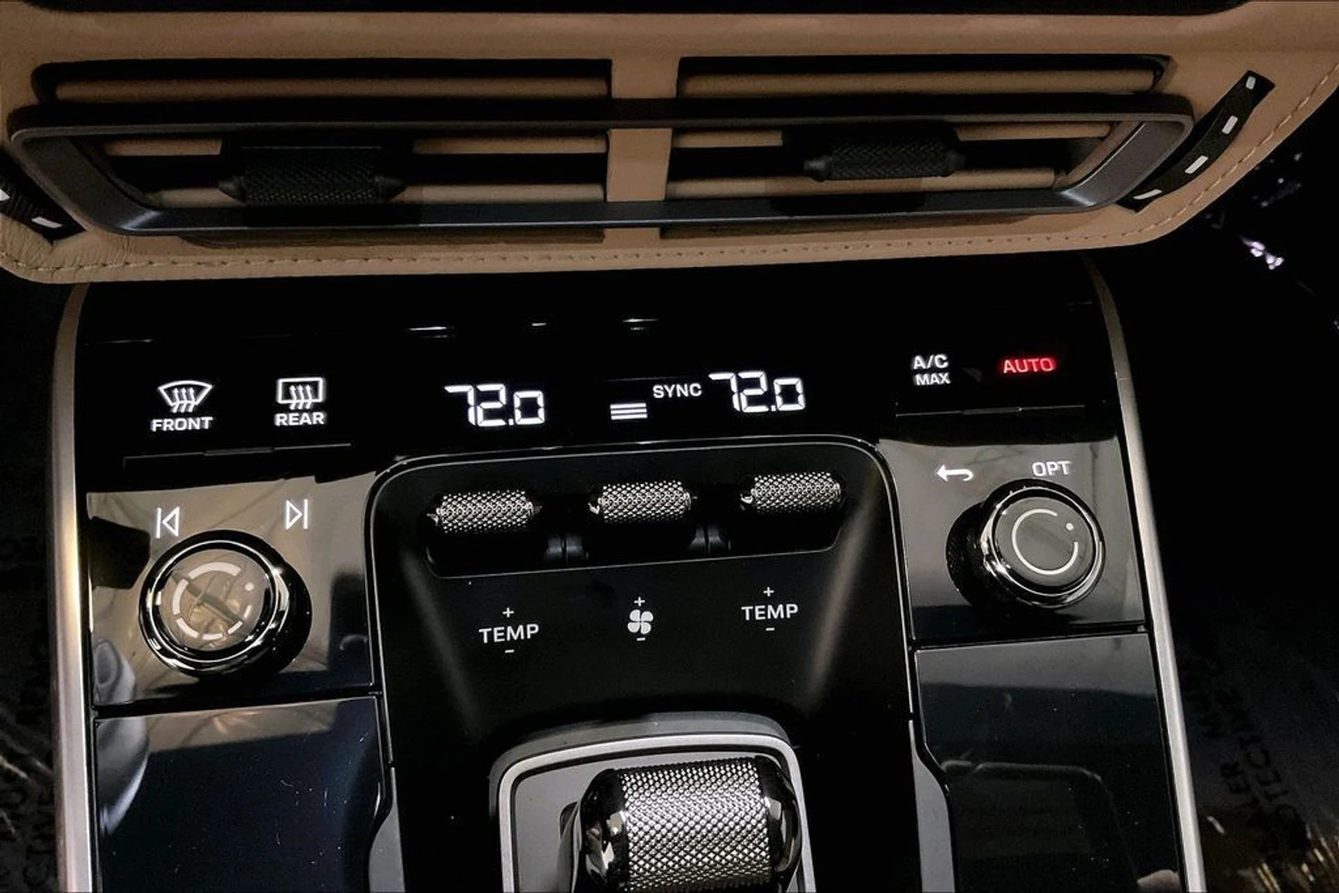 mph032_2983594621_42d6e53bb4315788ed1be366b46af480x_89da5ba7e2