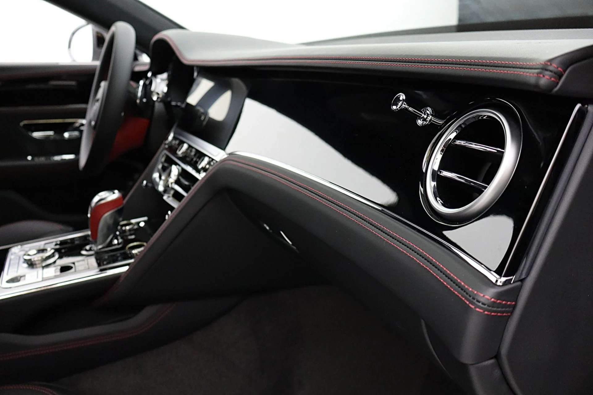 mph032_2994495337_New_2026_Bentley_Flying_Spur_02abd8ad10