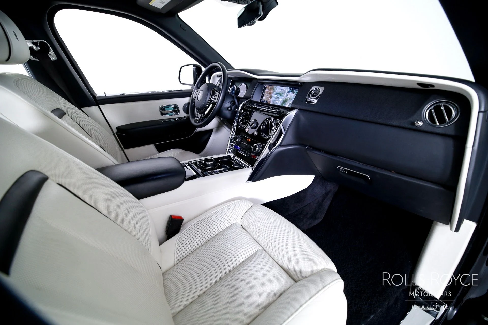 mph032_2998531322_Used_2022_Rolls_Royce_Cullinan_1754585969_9c05db8405
