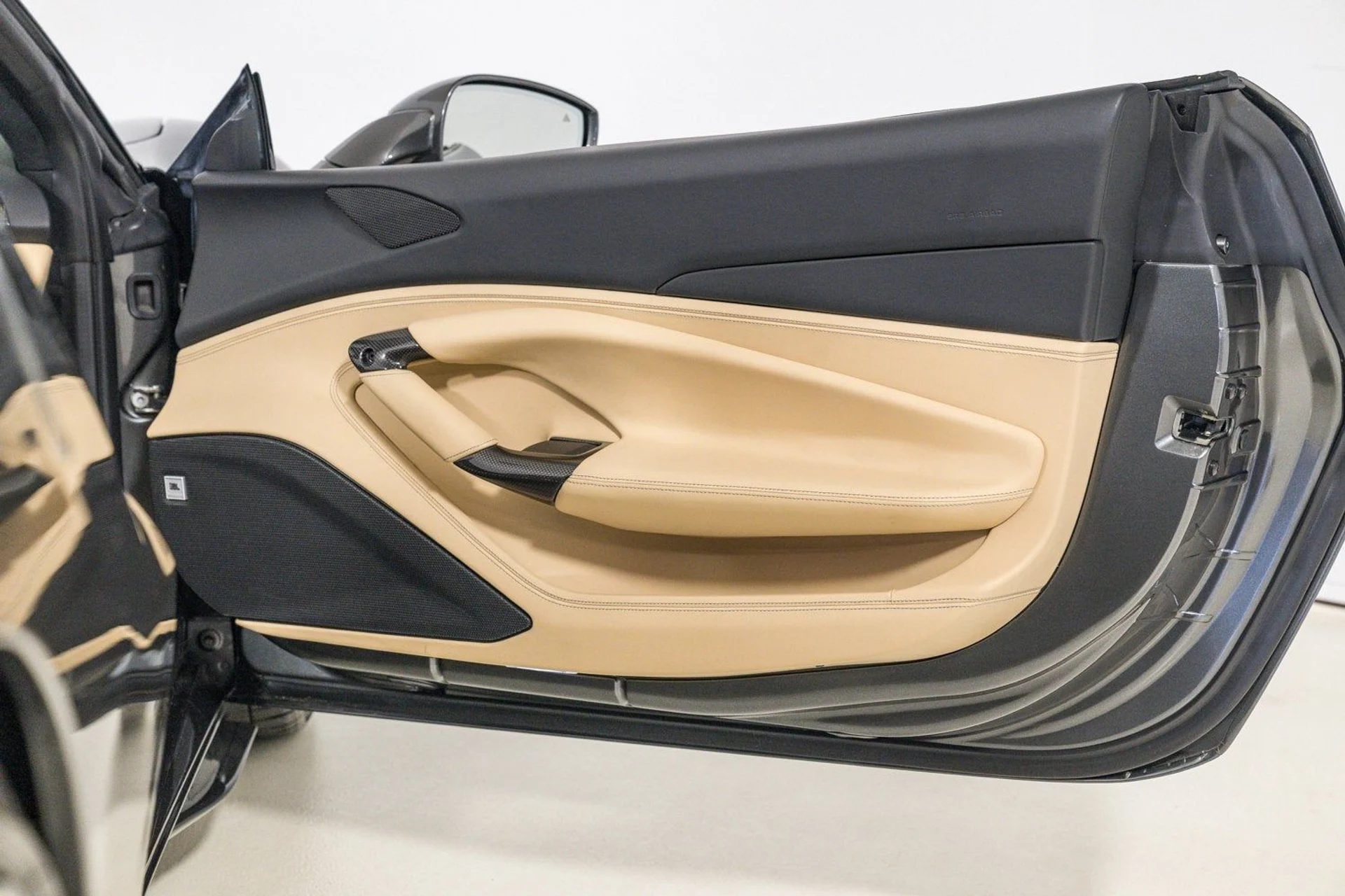 mph032_3008518126_02a0952d545f48d3a33b50e4fc417ac3_d67b99b12f