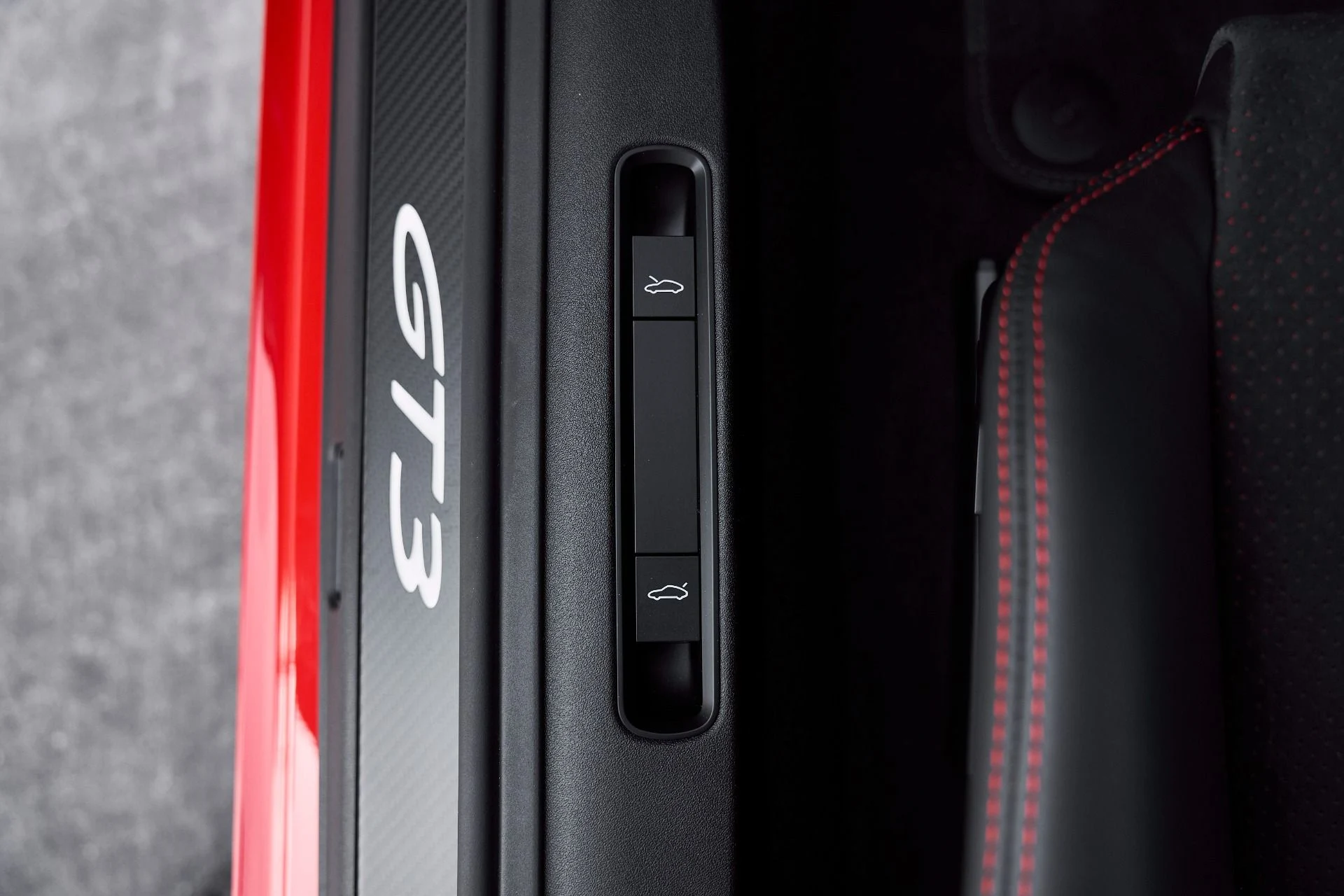 mph032_3018875334_Used_2025_Porsche_911_GT_3_1766514451_05c680a177