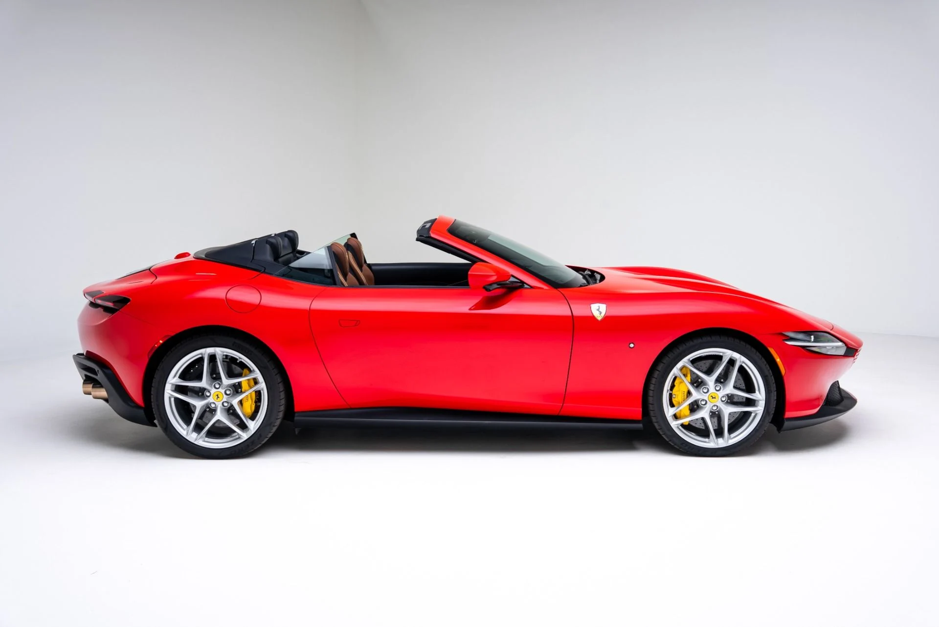 mph032_3035190660_Used_2025_Ferrari_Roma_Spider_1769719564_88b181fd60