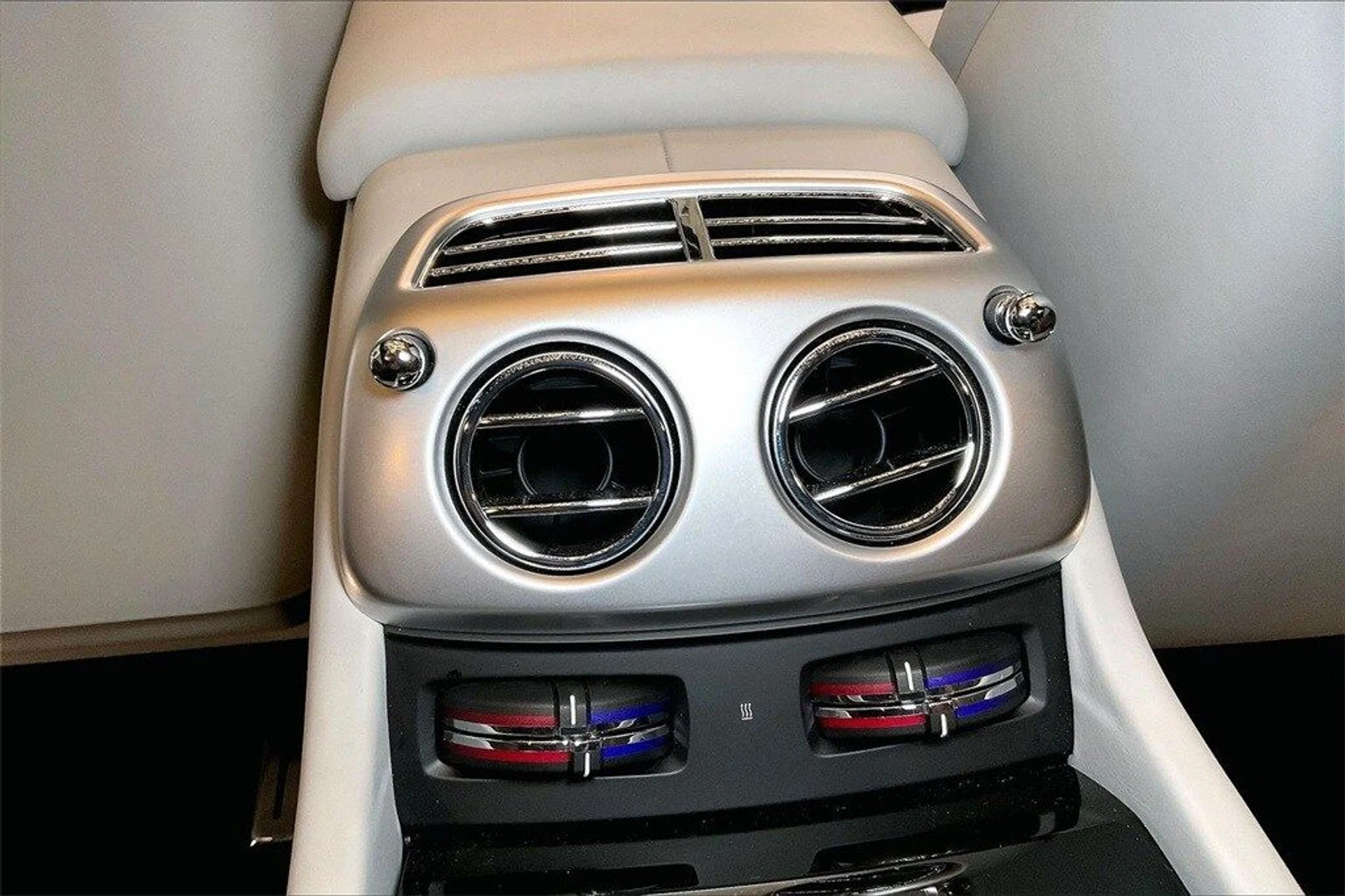 mph032_3037351696_a6b1995dccdcf8dc1f526c154e0be04dx_1a99c7169c