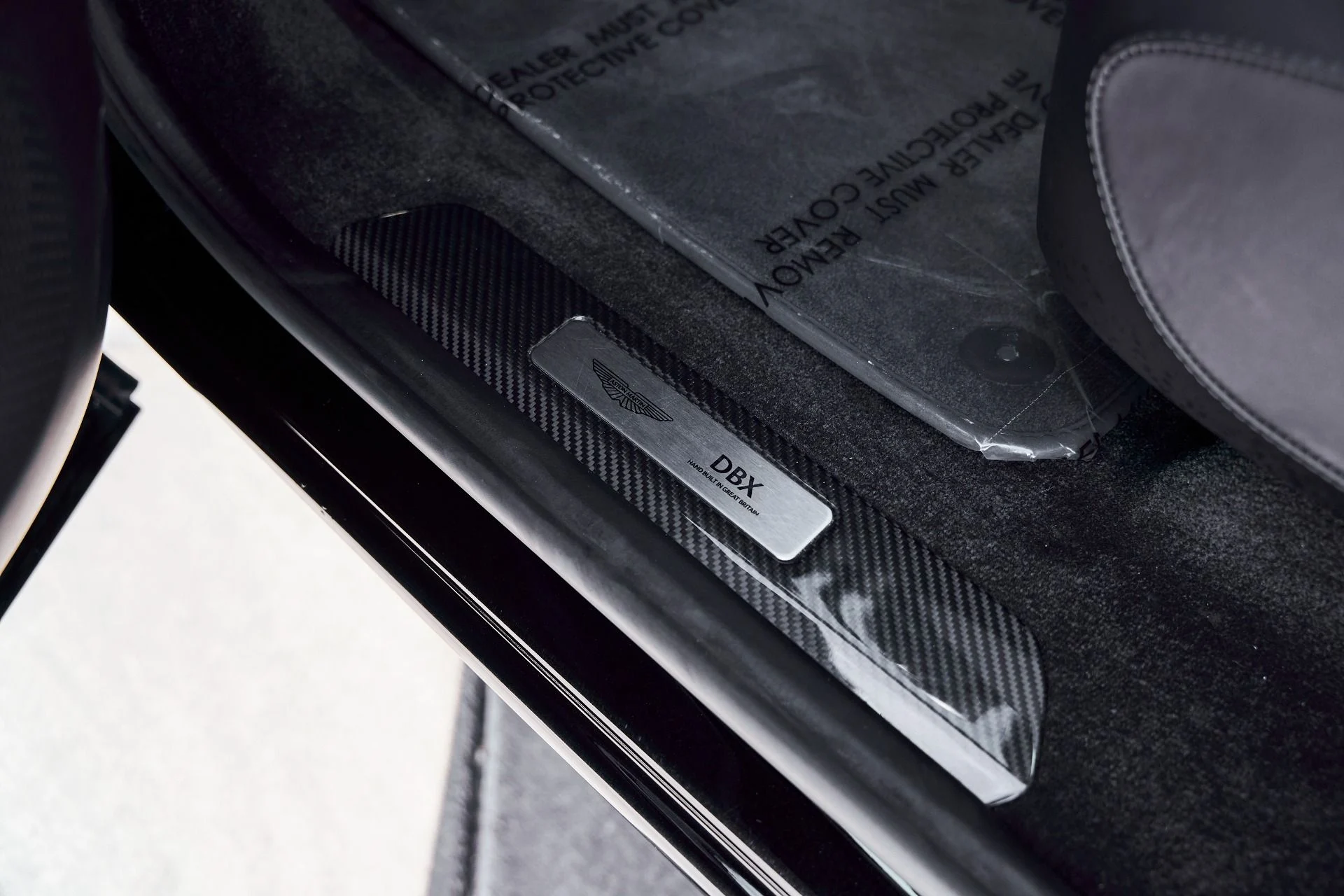 mph032_3038414915_Used_2025_Aston_Martin_DBX_707_1771642282_589fa80c6b