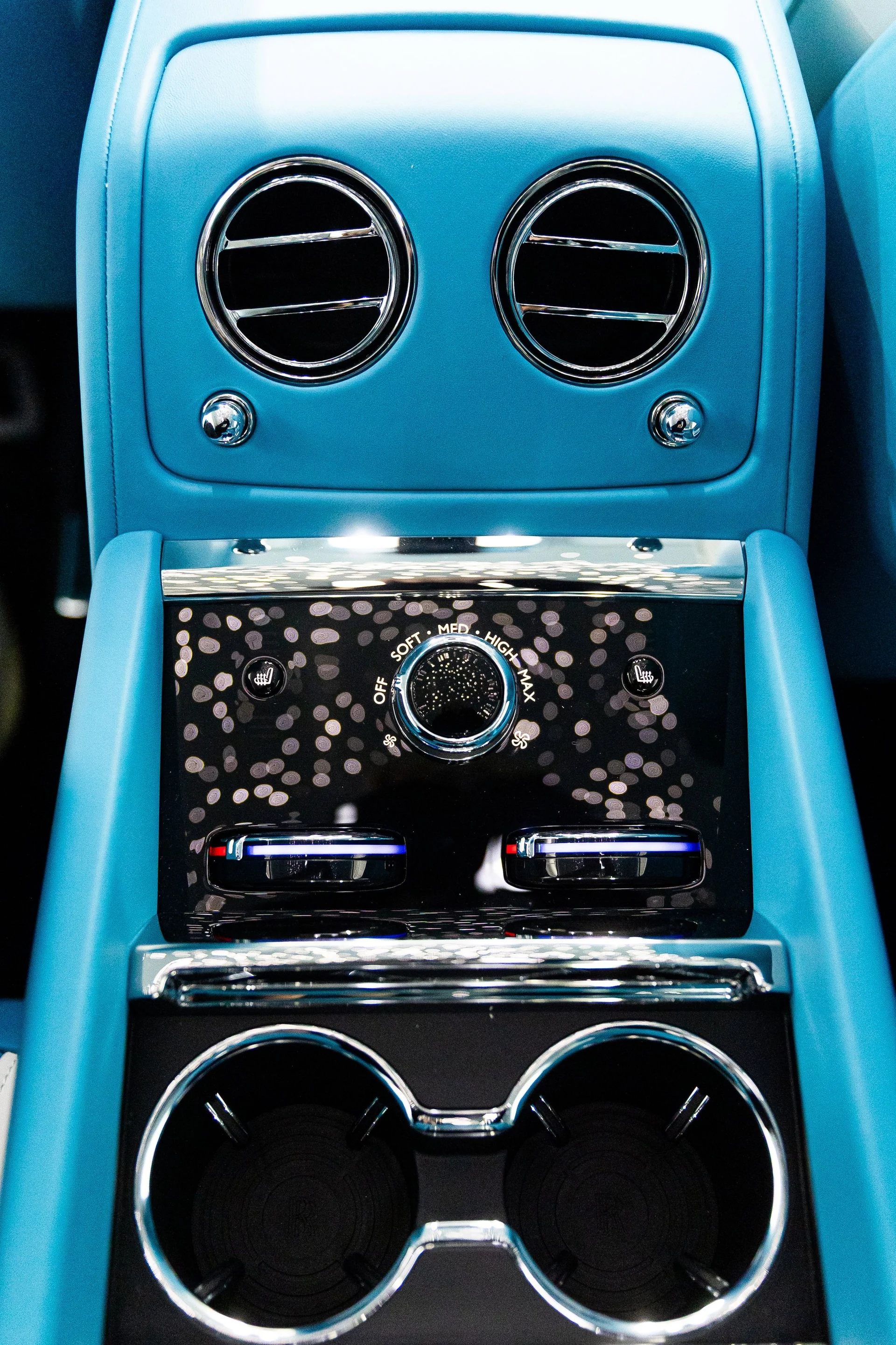 mph032_3042583748_8f7049433e47d11f627abada836dc42ax_a44d4b10de